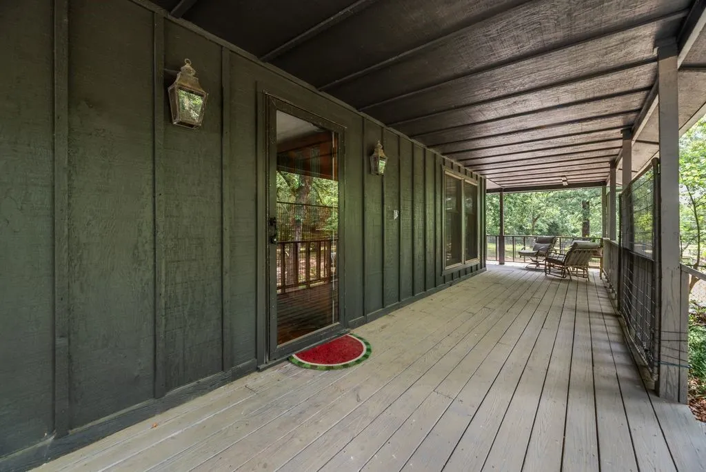Single Family Residence For Sale in Hunt County , 9875 Old Bridge Road, Terrell, Texas 75160, 4 Bedrooms, 3 Bathrooms, 4 Garage spaces, 3,100 Sqft, built in 1986, Price $774,999, mls#21281913, Real Estate Agent in Terrell, Homes For Sale in Hunt county, Homes For Sale in Terrell, Realtor in Terrell Texas, Real Estate Brokerage Independent Realty Texas, Luminita Cordes Realtor