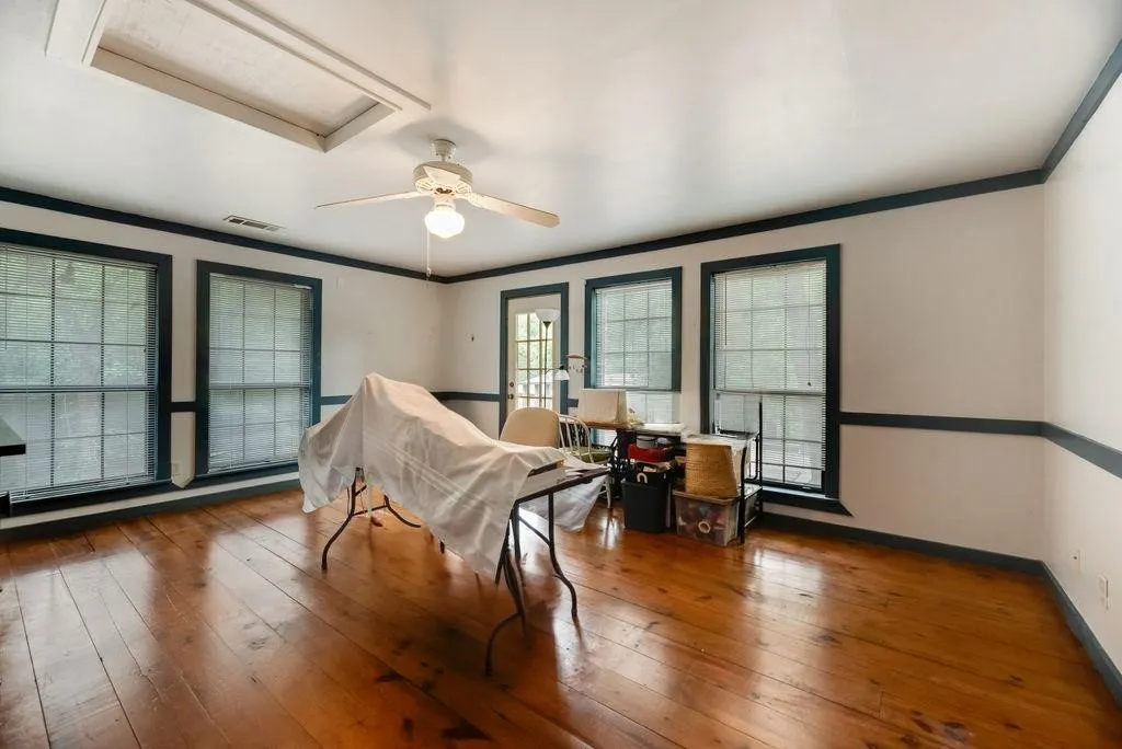 Single Family Residence For Sale in Hunt County , 9875 Old Bridge Road, Terrell, Texas 75160, 4 Bedrooms, 3 Bathrooms, 4 Garage spaces, 3,100 Sqft, built in 1986, Price $774,999, mls#21281913, Real Estate Agent in Terrell, Homes For Sale in Hunt county, Homes For Sale in Terrell, Realtor in Terrell Texas, Real Estate Brokerage Independent Realty Texas, Luminita Cordes Realtor