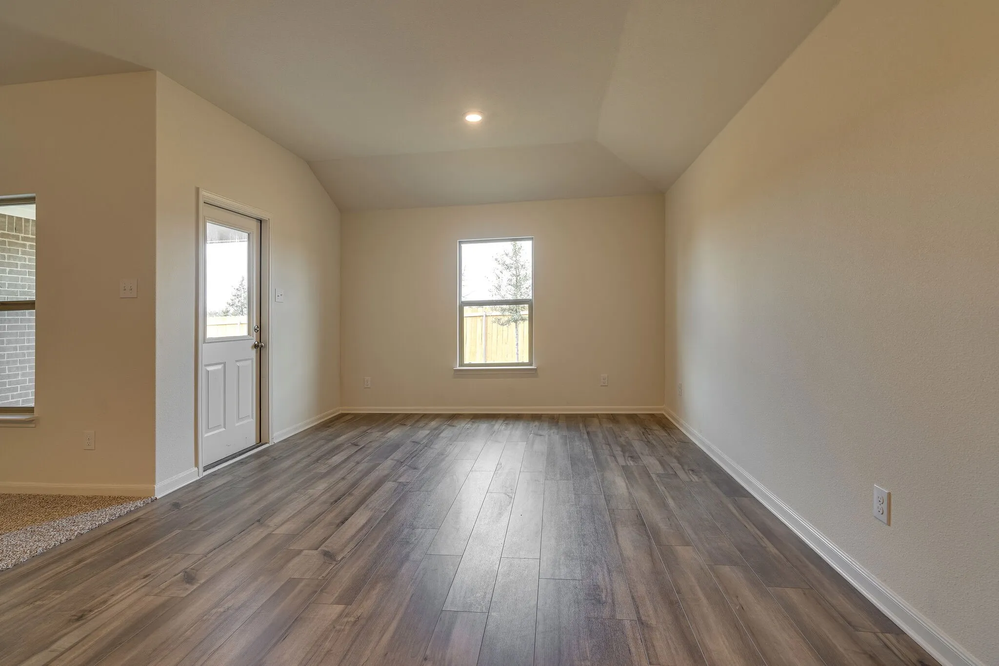 Single Family Residence For Rent in Dallas County , 639 Arlington Park Court, Seagoville, Texas 75159, 4 Bedrooms, 2 Bathrooms, 2 Garage spaces, 2,006 Sqft, built in 2021, Price $2,299, mls#21280974, Real Estate Agent in Seagoville, Homes For Rent in Dallas county, Homes For Rent in Seagoville, Realtor in Seagoville Texas, Real Estate Brokerage Independent Realty Texas, Luminita Cordes Realtor