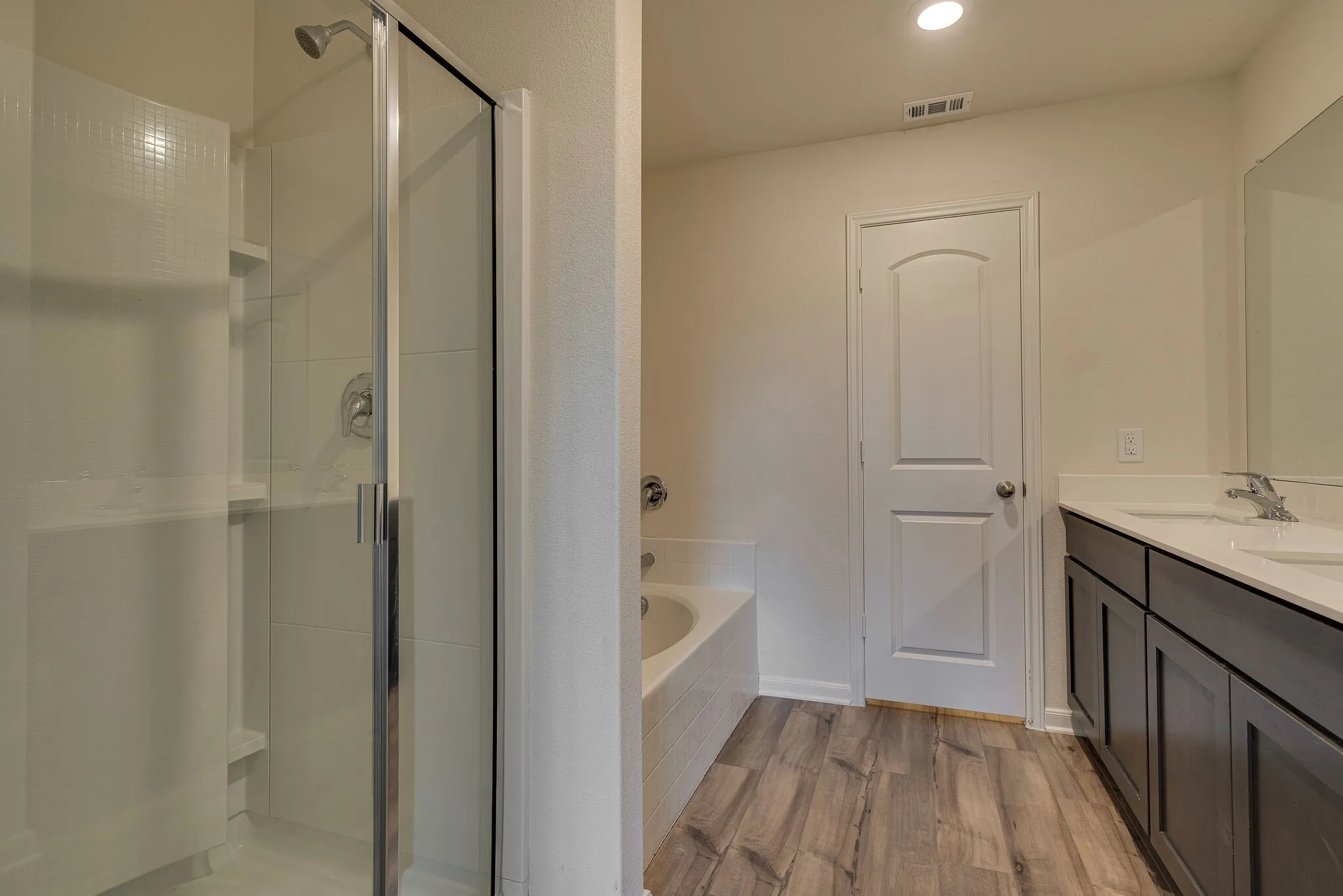 Single Family Residence For Rent in Dallas County , 639 Arlington Park Court, Seagoville, Texas 75159, 4 Bedrooms, 2 Bathrooms, 2 Garage spaces, 2,006 Sqft, built in 2021, Price $2,299, mls#21280974, Real Estate Agent in Seagoville, Homes For Rent in Dallas county, Homes For Rent in Seagoville, Realtor in Seagoville Texas, Real Estate Brokerage Independent Realty Texas, Luminita Cordes Realtor