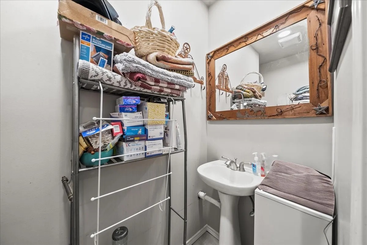 Single Family Residence For Sale in Dallas County , 4203 Bonham Street, Dallas, Texas 75229, 3 Bedrooms, 2 Bathrooms, Garage spaces, 1,120 Sqft, built in 1952, Price $540,000, mls#21281923, Real Estate Agent in Dallas, Homes For Sale in Dallas county, Homes For Sale in Dallas, Realtor in Dallas Texas, Real Estate Brokerage Independent Realty Texas, Luminita Cordes Realtor