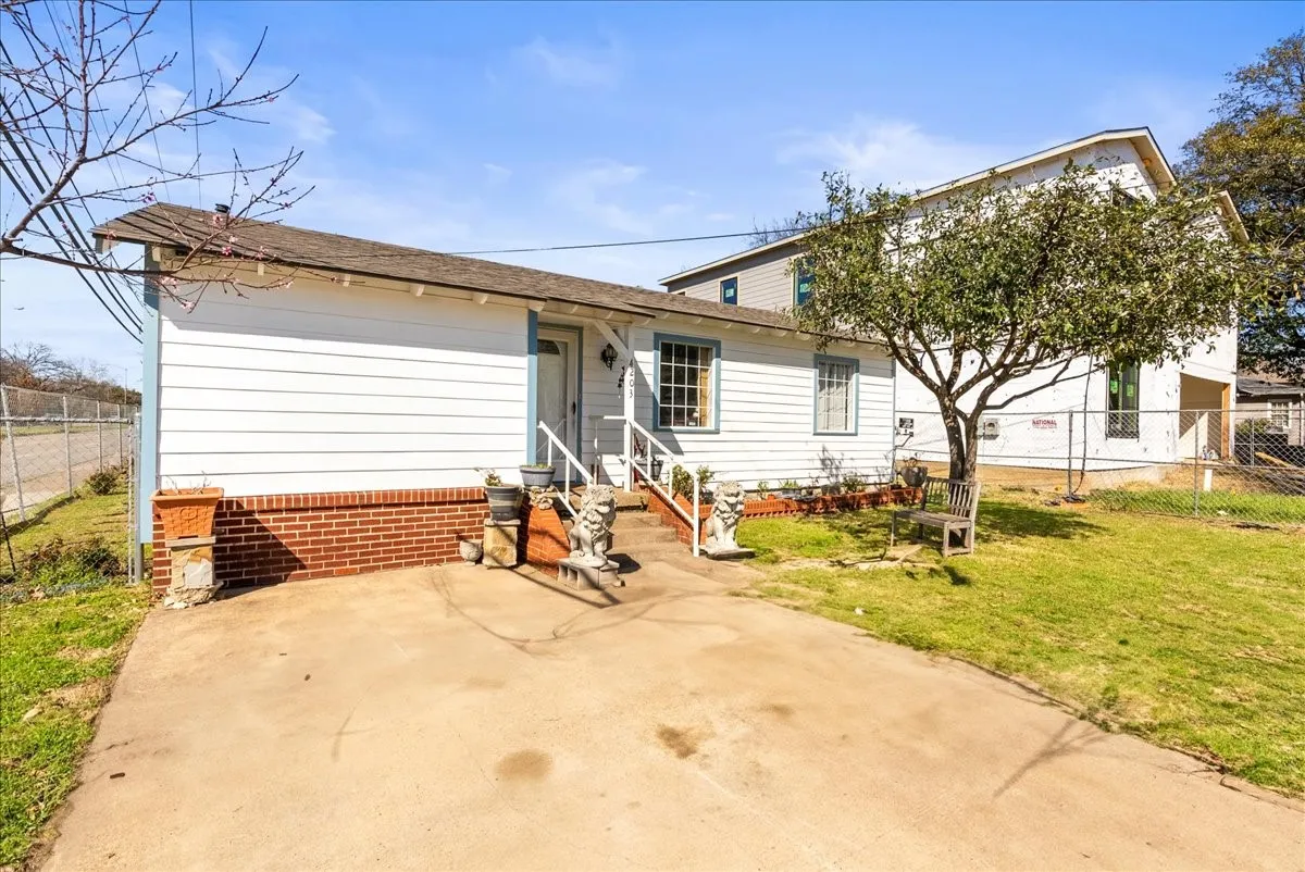 Single Family Residence For Sale in Dallas County , 4203 Bonham Street, Dallas, Texas 75229, 3 Bedrooms, 2 Bathrooms, Garage spaces, 1,120 Sqft, built in 1952, Price $540,000, mls#21281923, Real Estate Agent in Dallas, Homes For Sale in Dallas county, Homes For Sale in Dallas, Realtor in Dallas Texas, Real Estate Brokerage Independent Realty Texas, Luminita Cordes Realtor