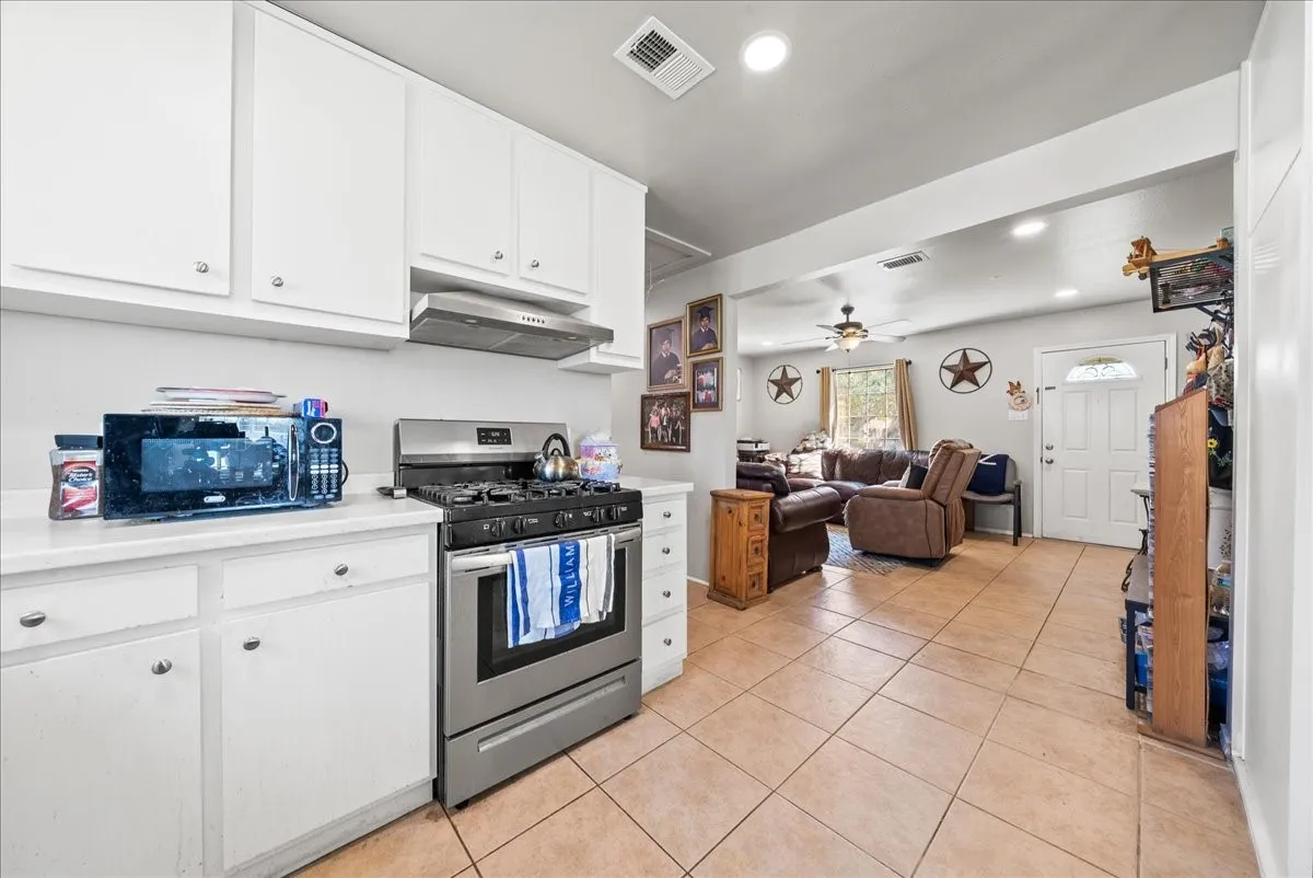 Single Family Residence For Sale in Dallas County , 4203 Bonham Street, Dallas, Texas 75229, 3 Bedrooms, 2 Bathrooms, Garage spaces, 1,120 Sqft, built in 1952, Price $540,000, mls#21281923, Real Estate Agent in Dallas, Homes For Sale in Dallas county, Homes For Sale in Dallas, Realtor in Dallas Texas, Real Estate Brokerage Independent Realty Texas, Luminita Cordes Realtor