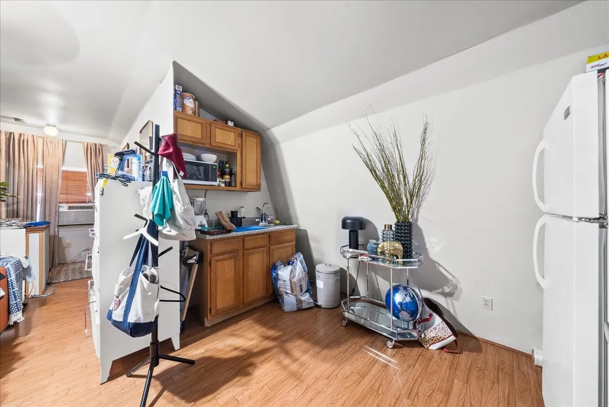 Single Family Residence For Sale in Dallas County , 4203 Bonham Street, Dallas, Texas 75229, 3 Bedrooms, 2 Bathrooms, Garage spaces, 1,120 Sqft, built in 1952, Price $540,000, mls#21281923, Real Estate Agent in Dallas, Homes For Sale in Dallas county, Homes For Sale in Dallas, Realtor in Dallas Texas, Real Estate Brokerage Independent Realty Texas, Luminita Cordes Realtor