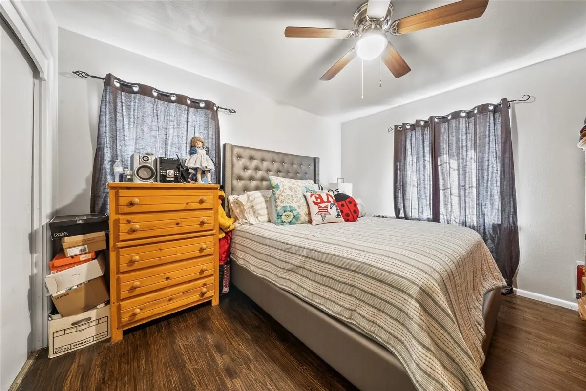 Single Family Residence For Sale in Dallas County , 4203 Bonham Street, Dallas, Texas 75229, 3 Bedrooms, 2 Bathrooms, Garage spaces, 1,120 Sqft, built in 1952, Price $540,000, mls#21281923, Real Estate Agent in Dallas, Homes For Sale in Dallas county, Homes For Sale in Dallas, Realtor in Dallas Texas, Real Estate Brokerage Independent Realty Texas, Luminita Cordes Realtor