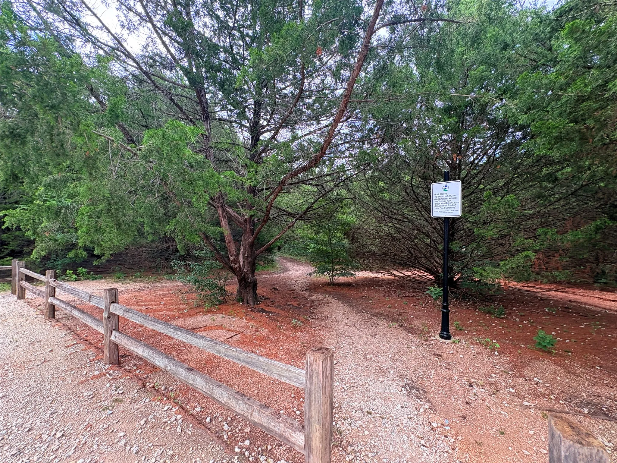 Pettinger Nature Preserve, walking and biking trails.