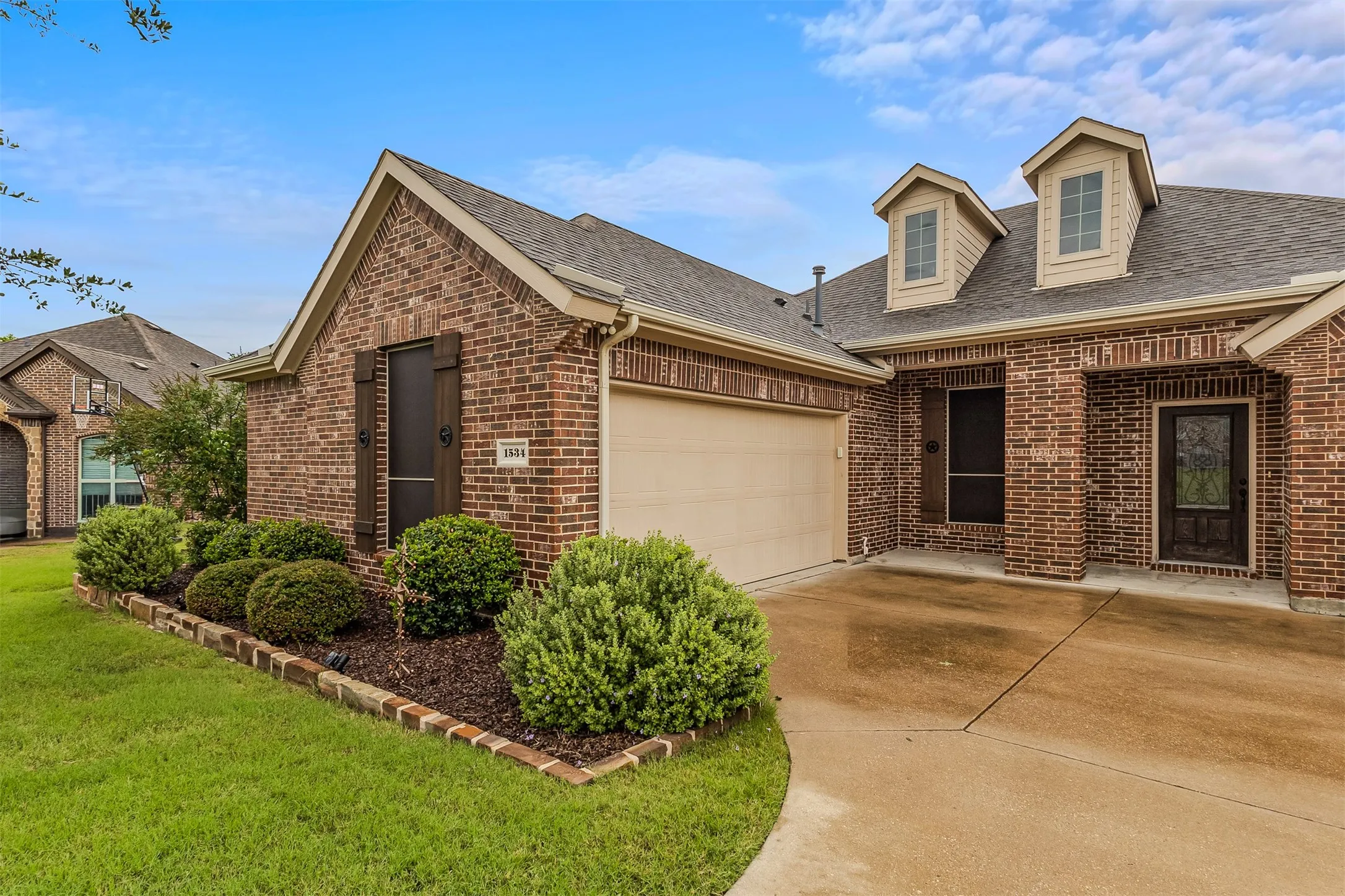 Single Family Residence For Sale in Rockwall County , 1534 Petaluma Drive, Rockwall, Texas 75087, 4 Bedroom, 2 Bathroom, 2 Garage spaces, 2,406 Sqft, built in 2017, mls#21281924, Real Estate Agent in Rockwall, Homes For Sale in Rockwall county, Homes For Sale in Rockwall, Realtor in Rockwall Texas, Real Estate Brokerage Independent Realty Texas, Luminita Cordes Realtor