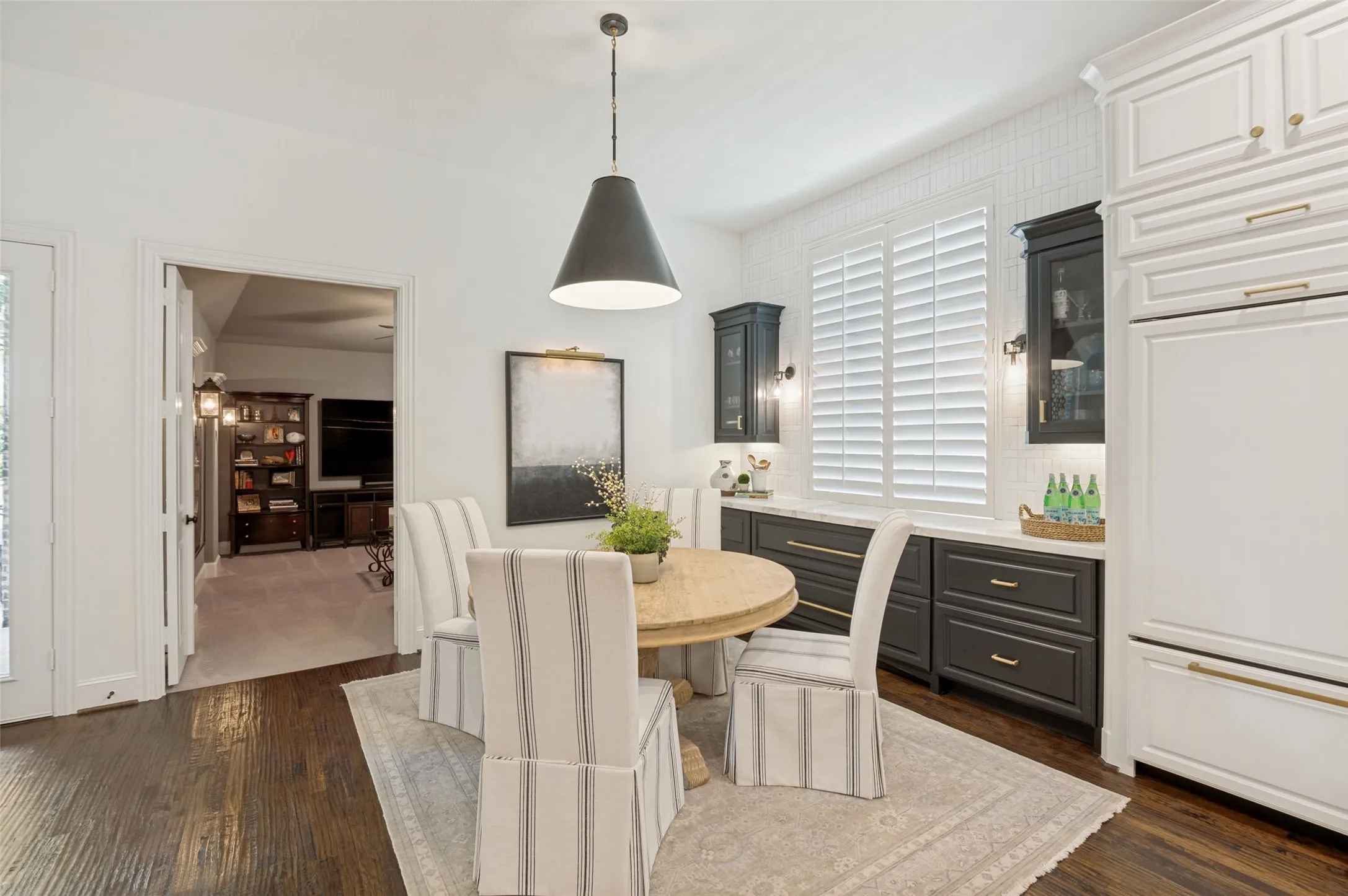 Single Family Residence For Sale in Collin County , 8025 Shackelford Drive, Frisco, Texas 75035, 5 Bedroom, 6 Bathroom, 3 Garage spaces, 4,325 Sqft, built in 2015, mls#21281123, Real Estate Agent in Frisco, Homes For Sale in Collin county, Homes For Sale in Frisco, Realtor in Frisco Texas, Real Estate Brokerage Independent Realty Texas, Luminita Cordes Realtor