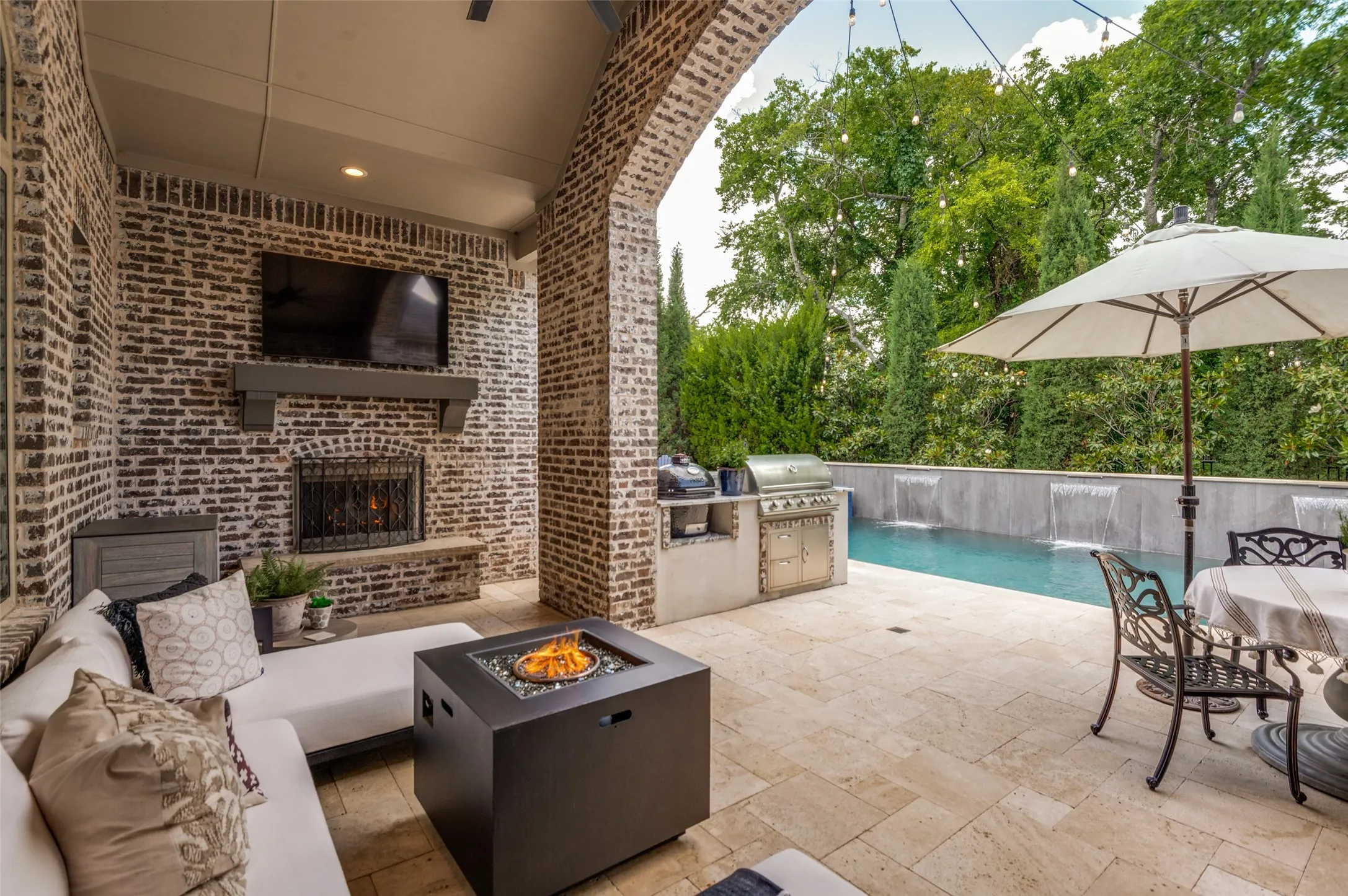Single Family Residence For Sale in Collin County , 8025 Shackelford Drive, Frisco, Texas 75035, 5 Bedroom, 6 Bathroom, 3 Garage spaces, 4,325 Sqft, built in 2015, mls#21281123, Real Estate Agent in Frisco, Homes For Sale in Collin county, Homes For Sale in Frisco, Realtor in Frisco Texas, Real Estate Brokerage Independent Realty Texas, Luminita Cordes Realtor