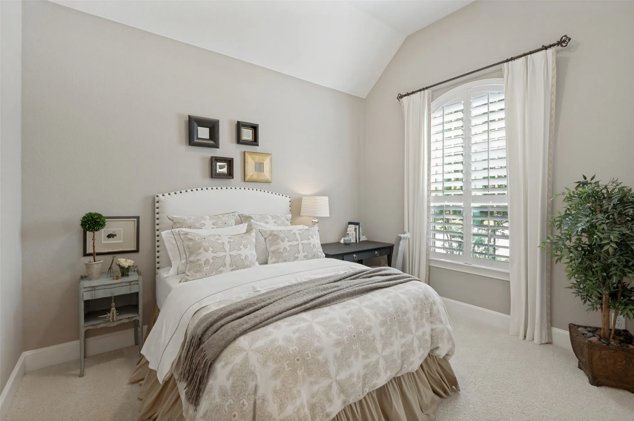 Single Family Residence For Sale in Collin County , 8025 Shackelford Drive, Frisco, Texas 75035, 5 Bedroom, 6 Bathroom, 3 Garage spaces, 4,325 Sqft, built in 2015, mls#21281123, Real Estate Agent in Frisco, Homes For Sale in Collin county, Homes For Sale in Frisco, Realtor in Frisco Texas, Real Estate Brokerage Independent Realty Texas, Luminita Cordes Realtor