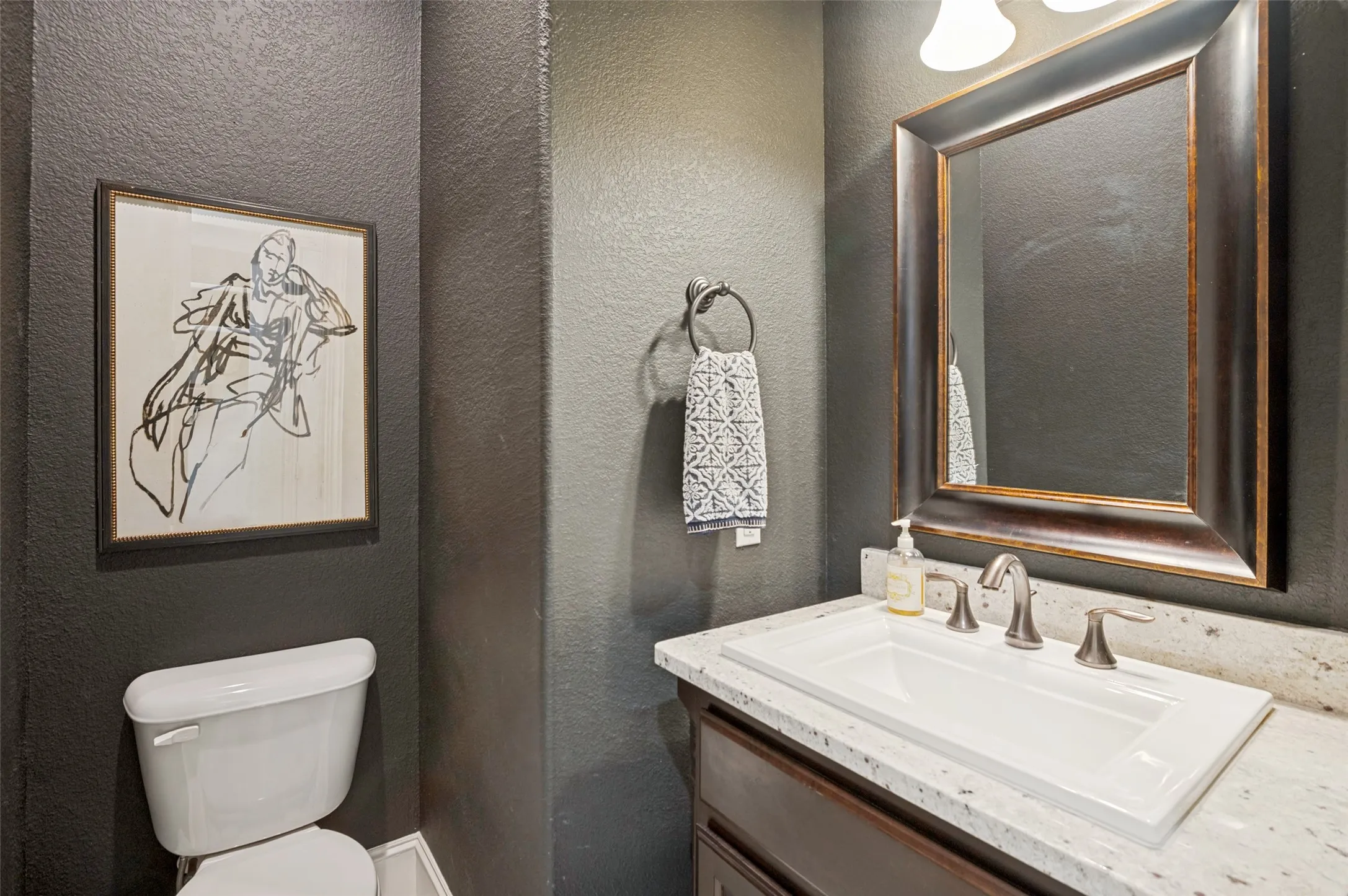 Single Family Residence For Sale in Collin County , 8025 Shackelford Drive, Frisco, Texas 75035, 5 Bedroom, 6 Bathroom, 3 Garage spaces, 4,325 Sqft, built in 2015, mls#21281123, Real Estate Agent in Frisco, Homes For Sale in Collin county, Homes For Sale in Frisco, Realtor in Frisco Texas, Real Estate Brokerage Independent Realty Texas, Luminita Cordes Realtor
