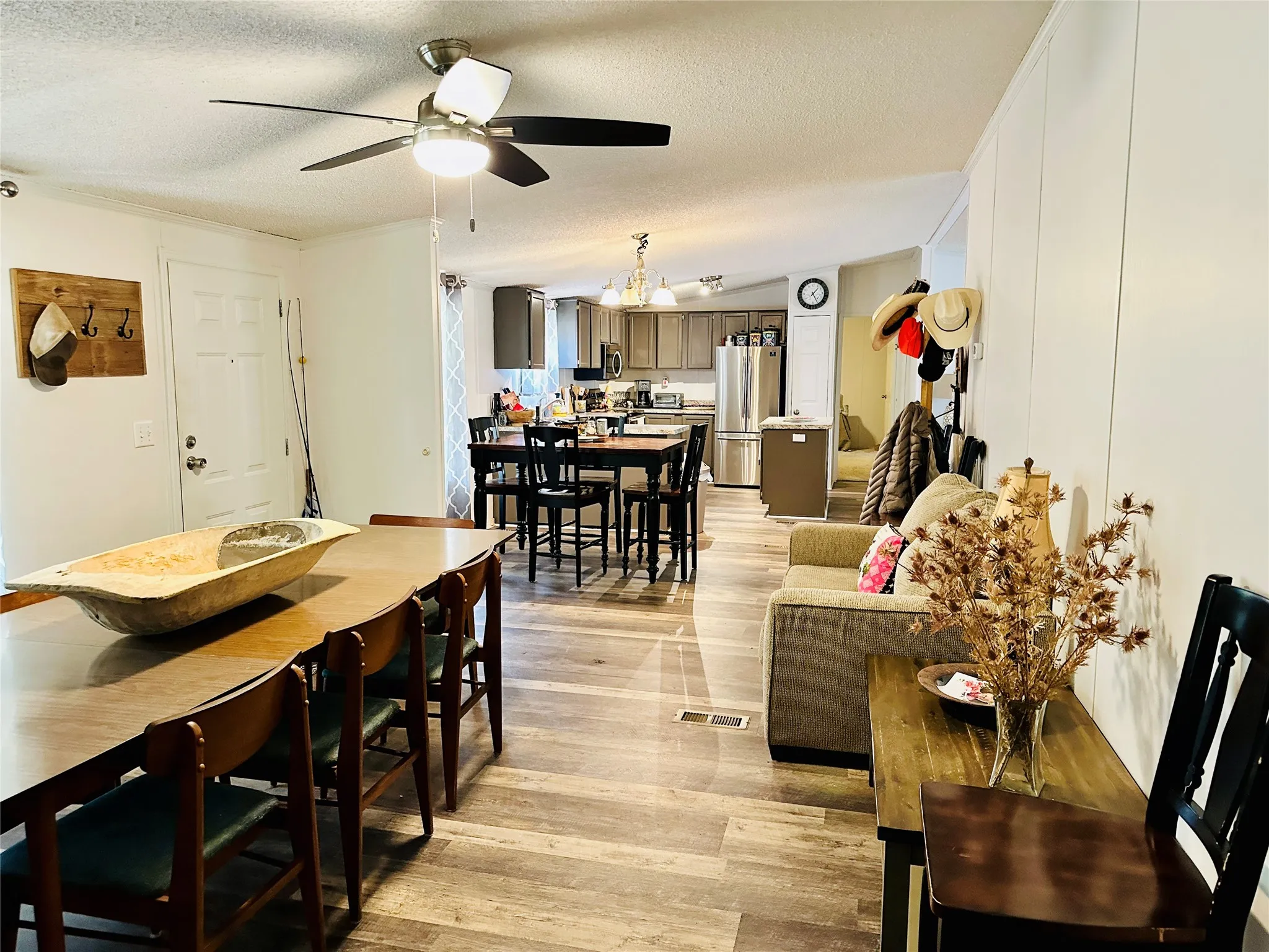 Mobile Home For Sale in Callahan County , 12264 County Road 404, Cross Plains, Texas 76443, 4 Bedroom, 2 Bathroom, Garage spaces, 1,904 Sqft, built in 1997, mls#21280107, Real Estate Agent in Cross Plains, Homes For Sale in Callahan county, Homes For Sale in Cross Plains, Realtor in Cross Plains Texas, Real Estate Brokerage Independent Realty Texas, Luminita Cordes Realtor