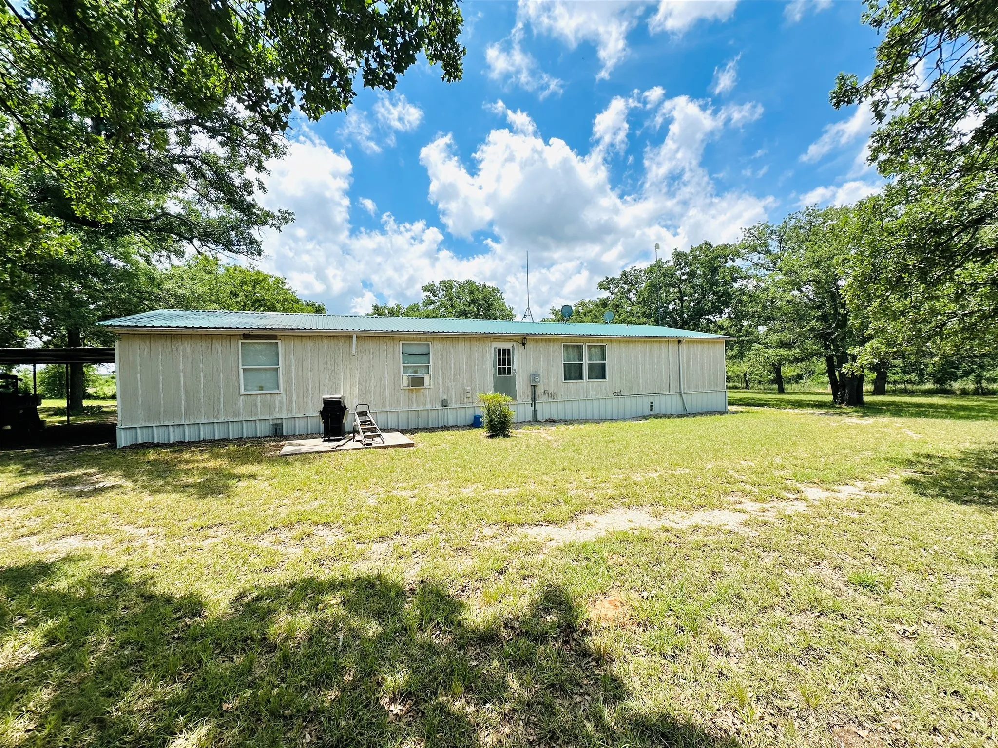 Mobile Home For Sale in Callahan County , 12264 County Road 404, Cross Plains, Texas 76443, 4 Bedroom, 2 Bathroom, Garage spaces, 1,904 Sqft, built in 1997, mls#21280107, Real Estate Agent in Cross Plains, Homes For Sale in Callahan county, Homes For Sale in Cross Plains, Realtor in Cross Plains Texas, Real Estate Brokerage Independent Realty Texas, Luminita Cordes Realtor