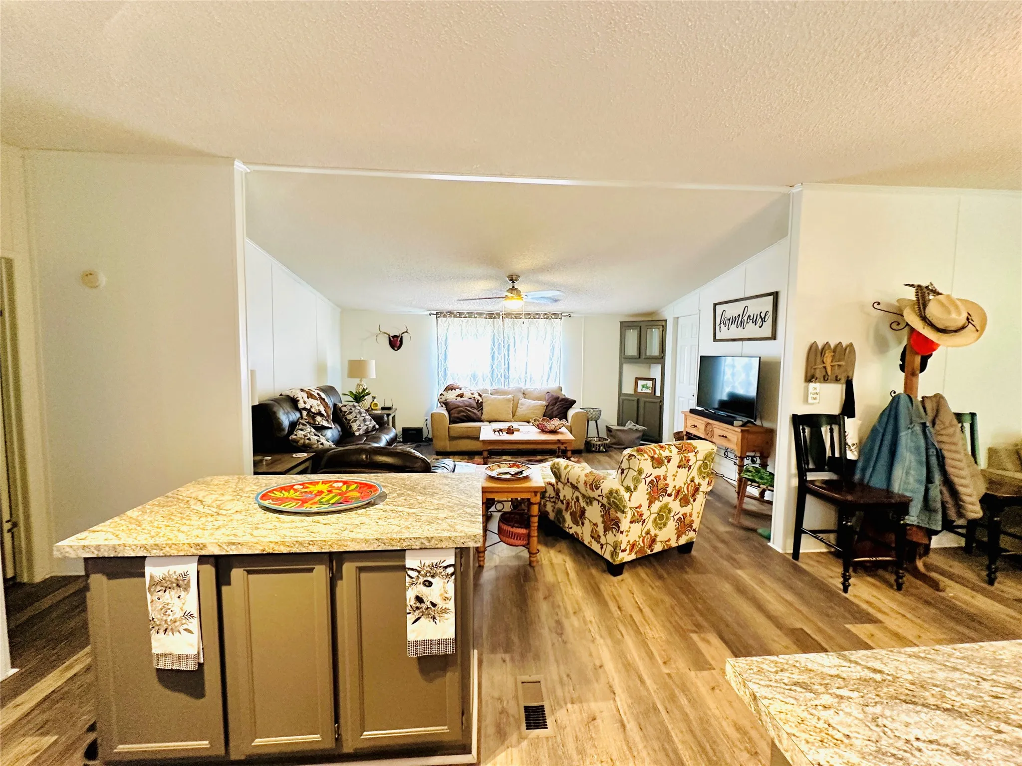 Mobile Home For Sale in Callahan County , 12264 County Road 404, Cross Plains, Texas 76443, 4 Bedroom, 2 Bathroom, Garage spaces, 1,904 Sqft, built in 1997, mls#21280107, Real Estate Agent in Cross Plains, Homes For Sale in Callahan county, Homes For Sale in Cross Plains, Realtor in Cross Plains Texas, Real Estate Brokerage Independent Realty Texas, Luminita Cordes Realtor