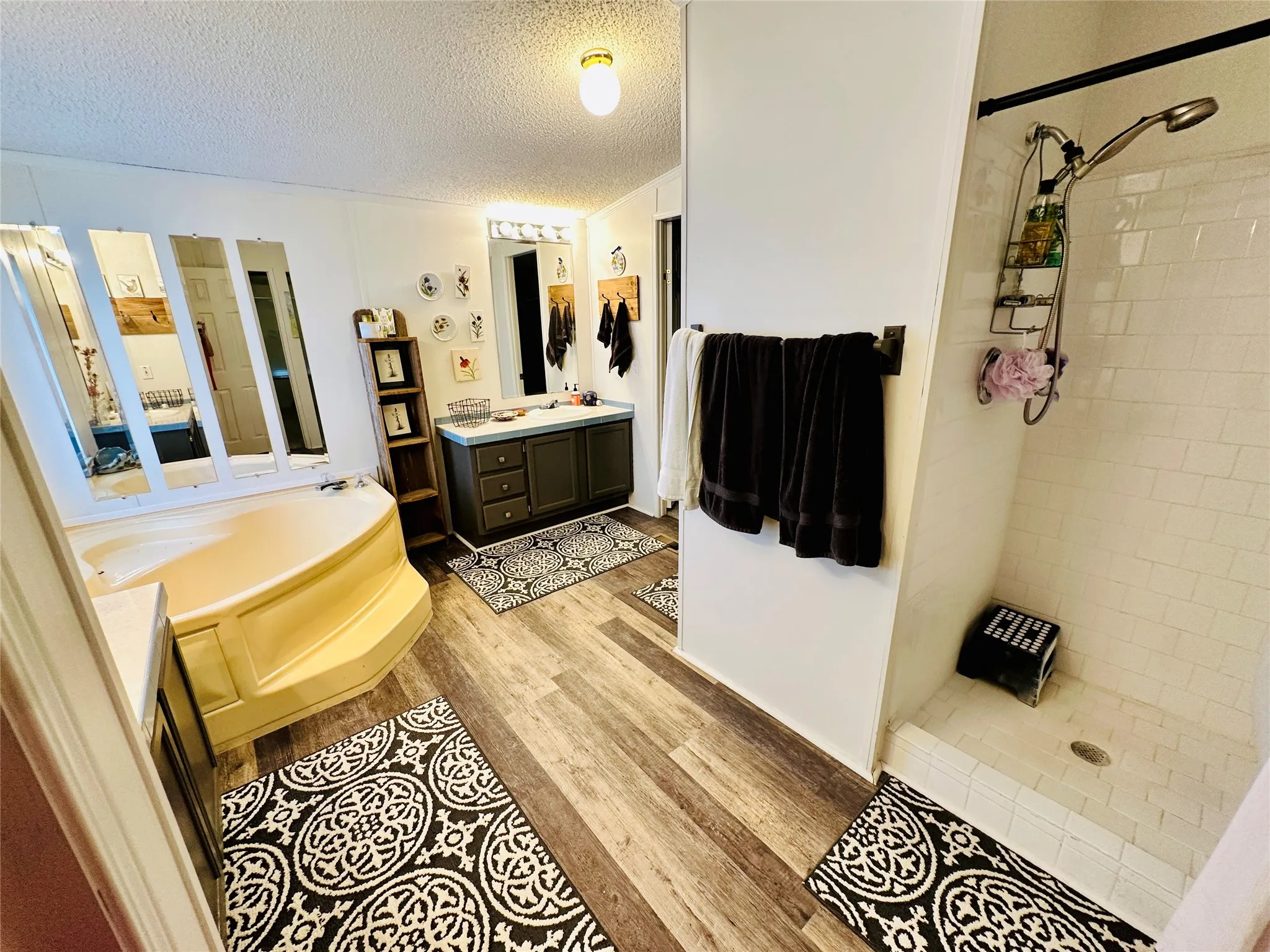 Mobile Home For Sale in Callahan County , 12264 County Road 404, Cross Plains, Texas 76443, 4 Bedroom, 2 Bathroom, Garage spaces, 1,904 Sqft, built in 1997, mls#21280107, Real Estate Agent in Cross Plains, Homes For Sale in Callahan county, Homes For Sale in Cross Plains, Realtor in Cross Plains Texas, Real Estate Brokerage Independent Realty Texas, Luminita Cordes Realtor