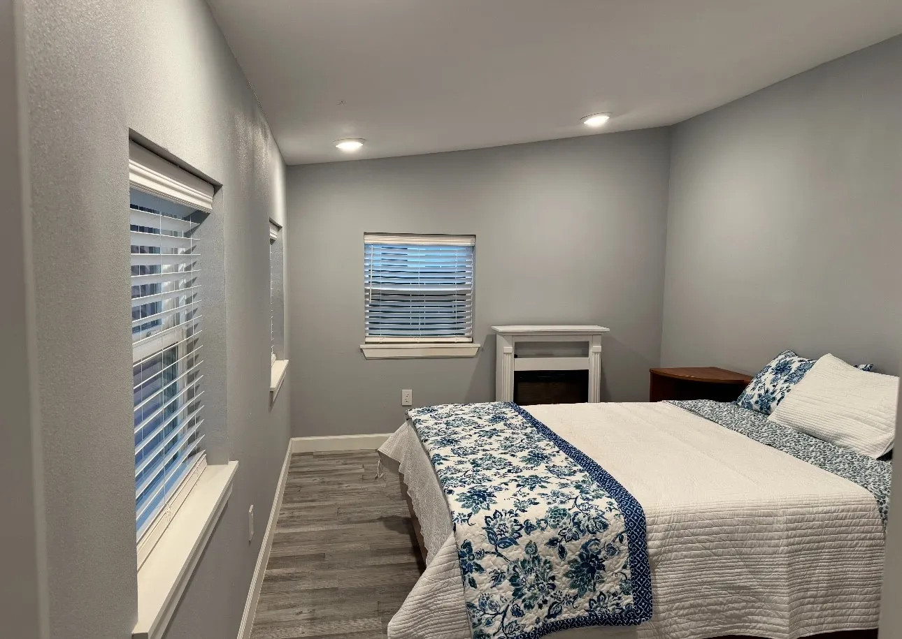 Single Family Residence For Sale in Hunt County , 10065 Comanche, Quinlan, Texas 75474, 3 Bedrooms, 2 Bathrooms, 1 Garage spaces, 1,152 Sqft, built in 1984, Price $299,999, mls#21281512, Real Estate Agent in Quinlan, Homes For Sale in Hunt county, Homes For Sale in Quinlan, Realtor in Quinlan Texas, Real Estate Brokerage Independent Realty Texas, Luminita Cordes Realtor