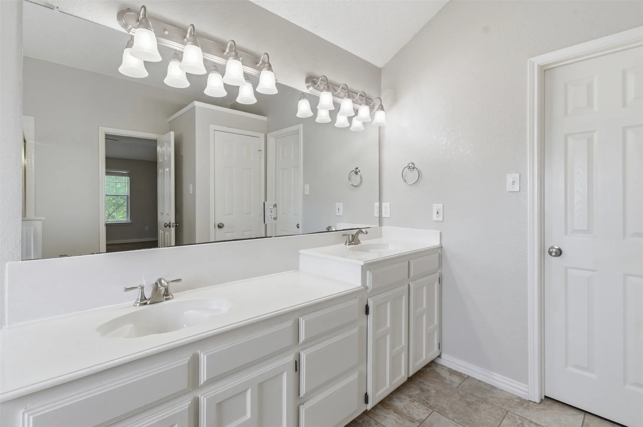 Single Family Residence For Sale in Dallas County , 2417 Rebecca Drive, Sachse, Texas 75048, 4 Bedroom, 3 Bathroom, 2 Garage spaces, 2,400 Sqft, built in 1994, mls#21280173, Real Estate Agent in Sachse, Homes For Sale in Dallas county, Homes For Sale in Sachse, Realtor in Sachse Texas, Real Estate Brokerage Independent Realty Texas, Luminita Cordes Realtor