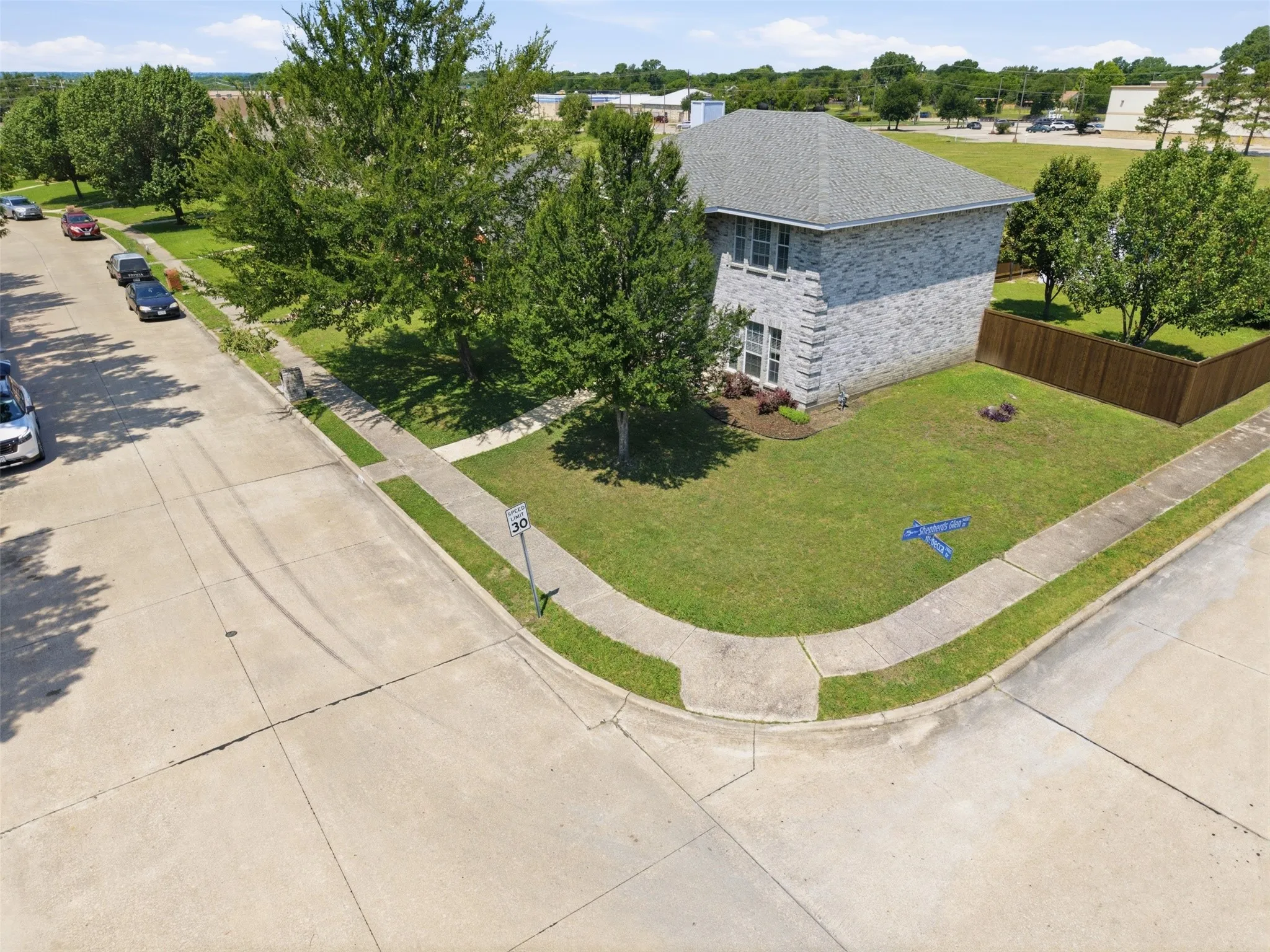 Single Family Residence For Sale in Dallas County , 2417 Rebecca Drive, Sachse, Texas 75048, 4 Bedroom, 3 Bathroom, 2 Garage spaces, 2,400 Sqft, built in 1994, mls#21280173, Real Estate Agent in Sachse, Homes For Sale in Dallas county, Homes For Sale in Sachse, Realtor in Sachse Texas, Real Estate Brokerage Independent Realty Texas, Luminita Cordes Realtor