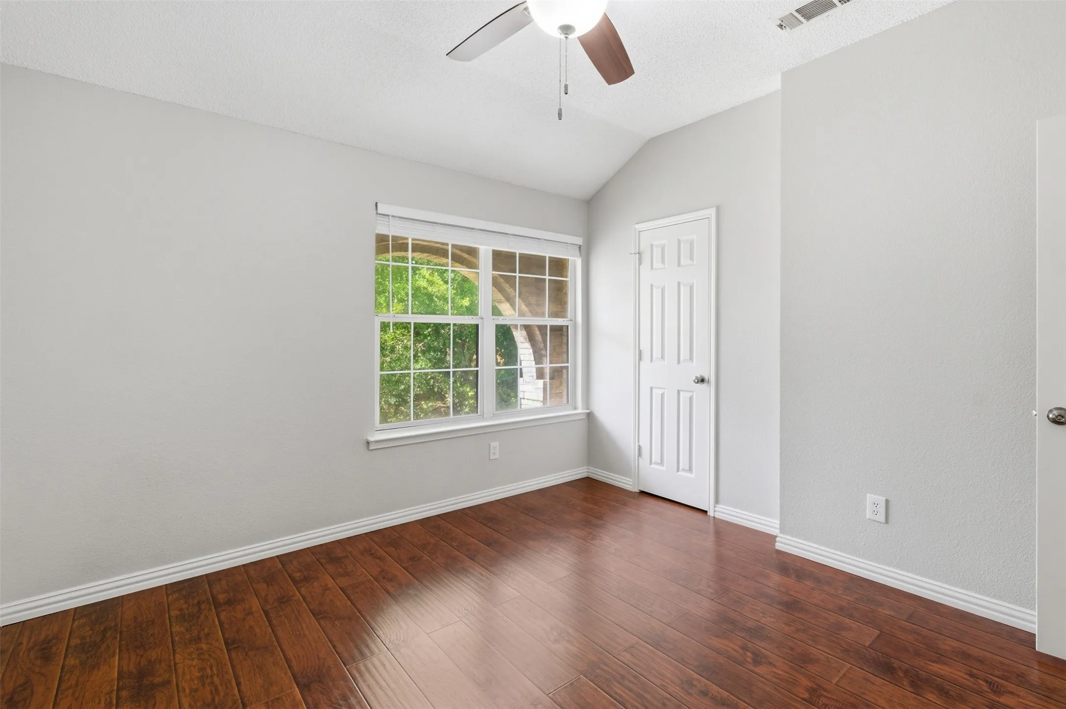 Single Family Residence For Sale in Dallas County , 2417 Rebecca Drive, Sachse, Texas 75048, 4 Bedroom, 3 Bathroom, 2 Garage spaces, 2,400 Sqft, built in 1994, mls#21280173, Real Estate Agent in Sachse, Homes For Sale in Dallas county, Homes For Sale in Sachse, Realtor in Sachse Texas, Real Estate Brokerage Independent Realty Texas, Luminita Cordes Realtor