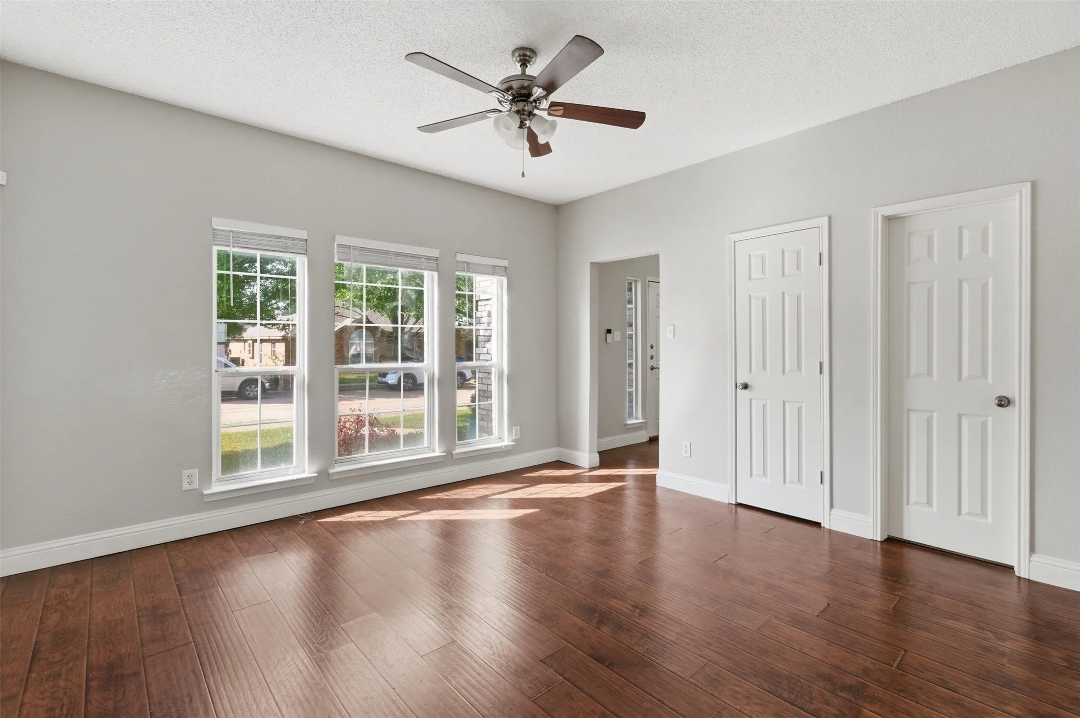 Single Family Residence For Sale in Dallas County , 2417 Rebecca Drive, Sachse, Texas 75048, 4 Bedroom, 3 Bathroom, 2 Garage spaces, 2,400 Sqft, built in 1994, mls#21280173, Real Estate Agent in Sachse, Homes For Sale in Dallas county, Homes For Sale in Sachse, Realtor in Sachse Texas, Real Estate Brokerage Independent Realty Texas, Luminita Cordes Realtor