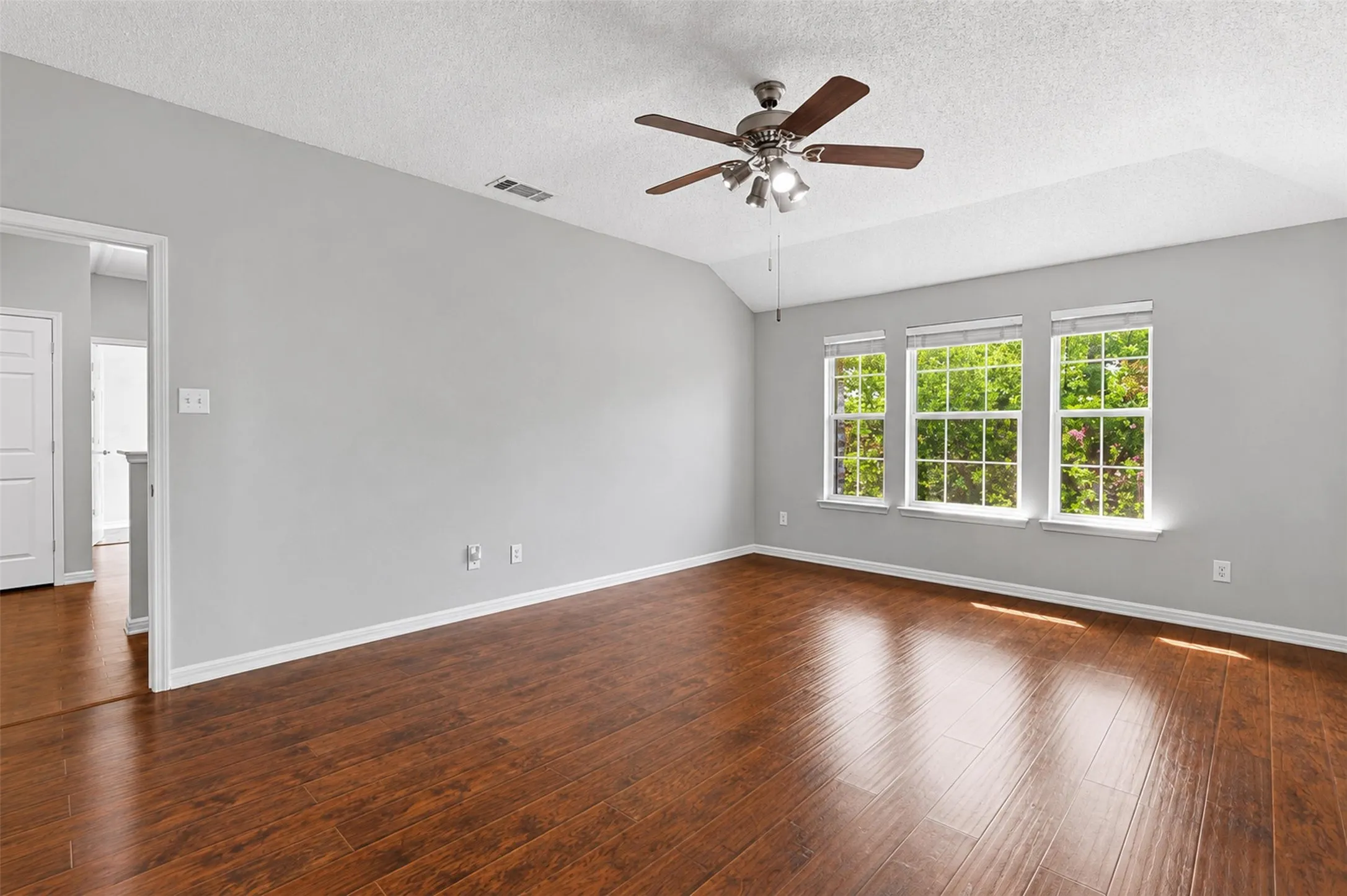 Single Family Residence For Sale in Dallas County , 2417 Rebecca Drive, Sachse, Texas 75048, 4 Bedroom, 3 Bathroom, 2 Garage spaces, 2,400 Sqft, built in 1994, mls#21280173, Real Estate Agent in Sachse, Homes For Sale in Dallas county, Homes For Sale in Sachse, Realtor in Sachse Texas, Real Estate Brokerage Independent Realty Texas, Luminita Cordes Realtor