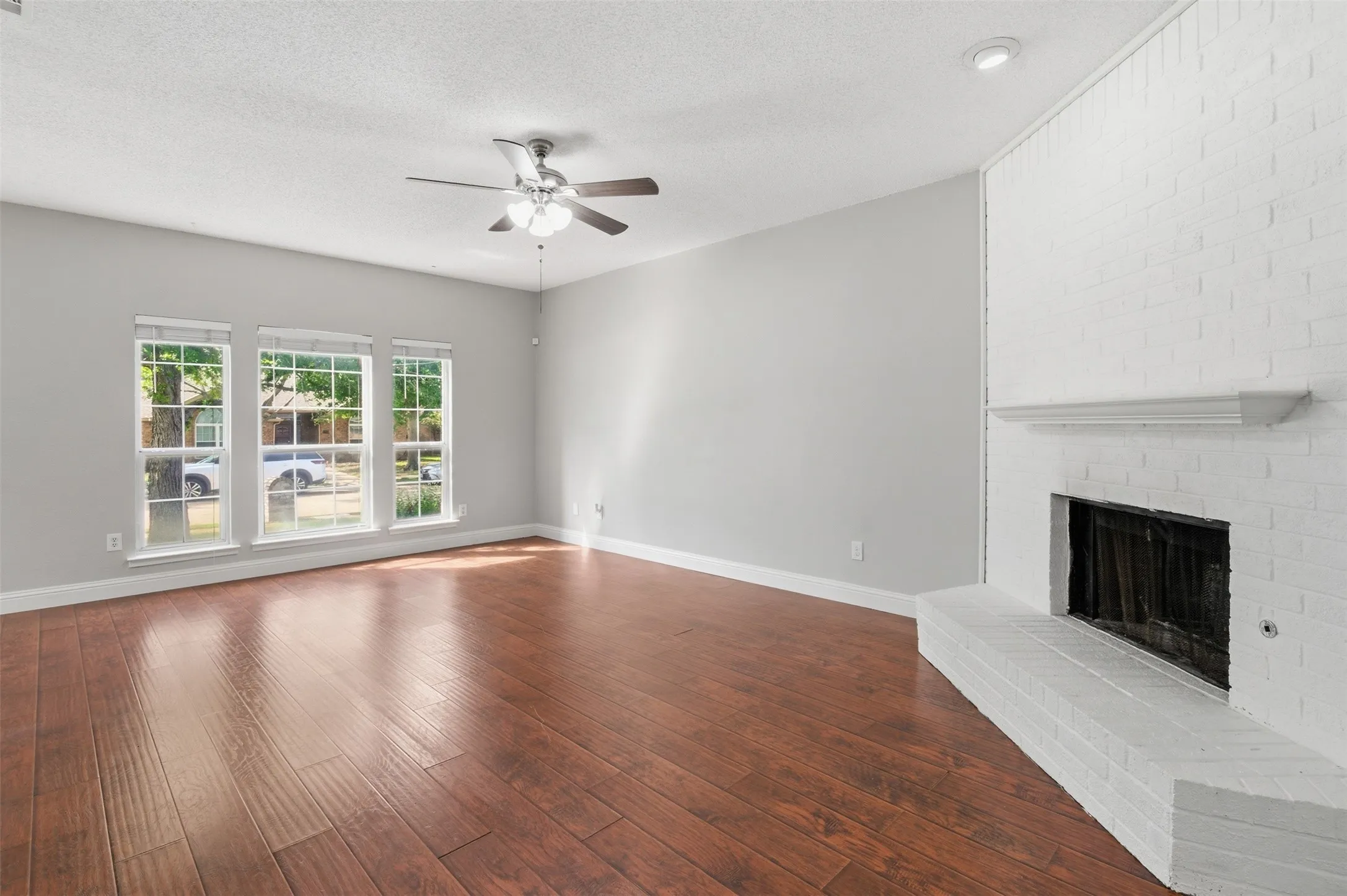 Single Family Residence For Sale in Dallas County , 2417 Rebecca Drive, Sachse, Texas 75048, 4 Bedroom, 3 Bathroom, 2 Garage spaces, 2,400 Sqft, built in 1994, mls#21280173, Real Estate Agent in Sachse, Homes For Sale in Dallas county, Homes For Sale in Sachse, Realtor in Sachse Texas, Real Estate Brokerage Independent Realty Texas, Luminita Cordes Realtor