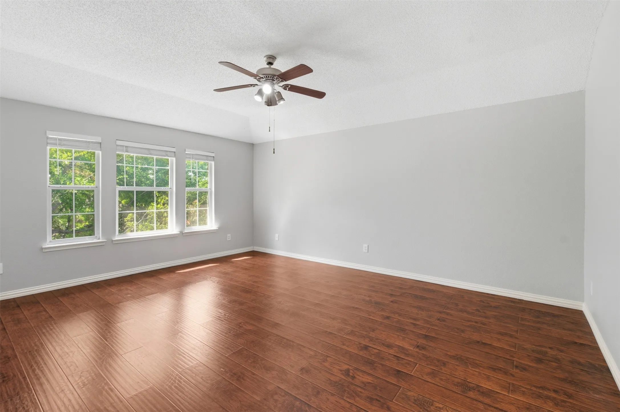 Single Family Residence For Sale in Dallas County , 2417 Rebecca Drive, Sachse, Texas 75048, 4 Bedroom, 3 Bathroom, 2 Garage spaces, 2,400 Sqft, built in 1994, mls#21280173, Real Estate Agent in Sachse, Homes For Sale in Dallas county, Homes For Sale in Sachse, Realtor in Sachse Texas, Real Estate Brokerage Independent Realty Texas, Luminita Cordes Realtor