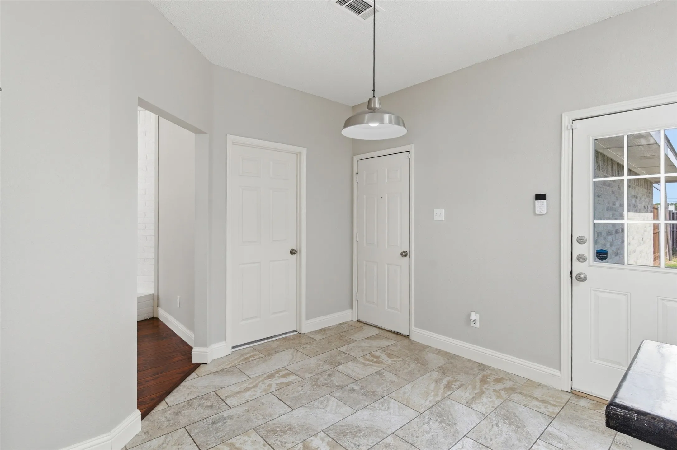 Single Family Residence For Sale in Dallas County , 2417 Rebecca Drive, Sachse, Texas 75048, 4 Bedroom, 3 Bathroom, 2 Garage spaces, 2,400 Sqft, built in 1994, mls#21280173, Real Estate Agent in Sachse, Homes For Sale in Dallas county, Homes For Sale in Sachse, Realtor in Sachse Texas, Real Estate Brokerage Independent Realty Texas, Luminita Cordes Realtor