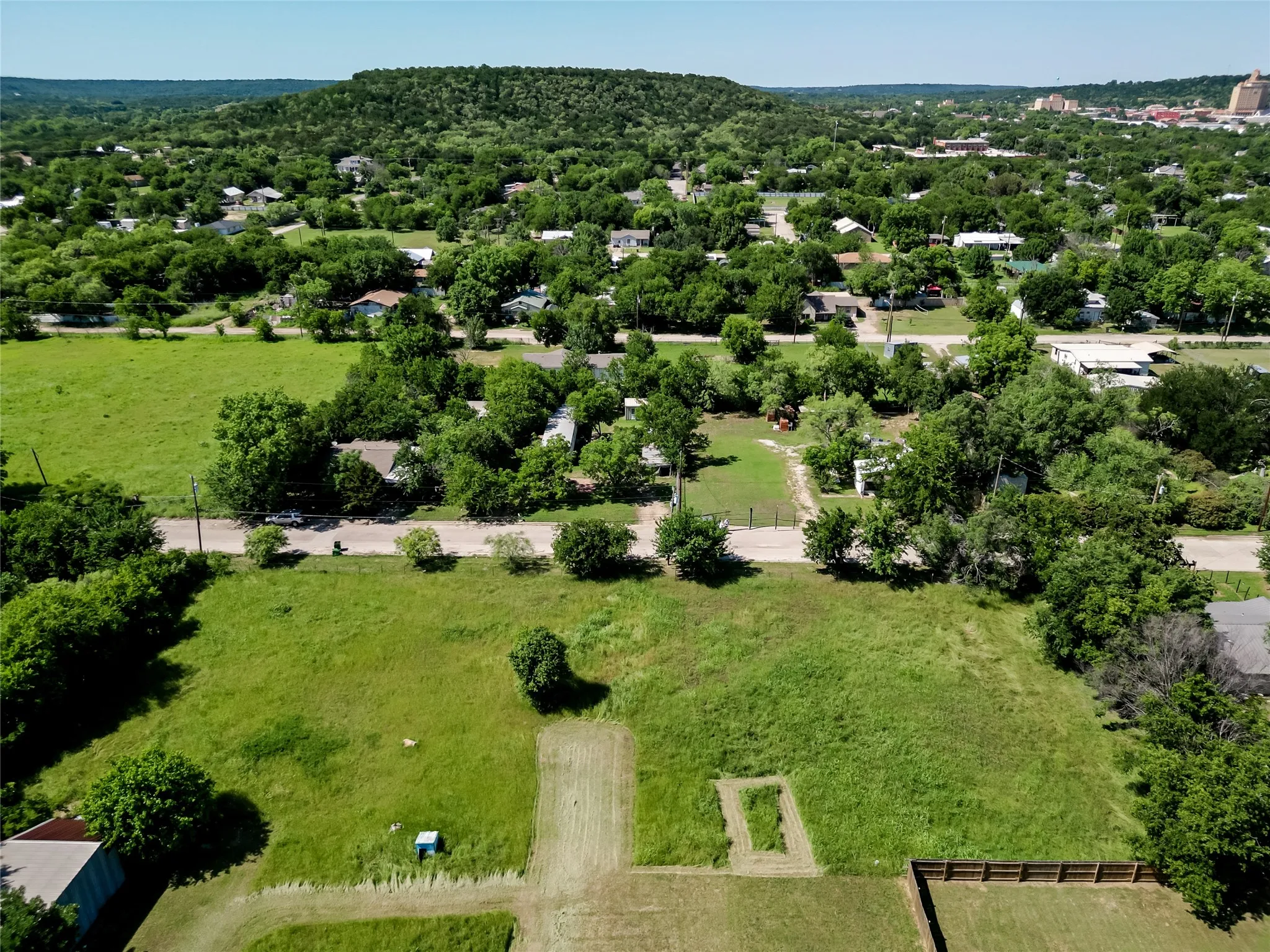 Unimproved Land For Sale in Palo Pinto County , 811 SW 15th Street, Mineral Wells, Texas 76067, 0, 0, Garage spaces, 0 Sqft, built in 0, Price $26,500, mls#21281957, Real Estate Agent in Mineral Wells, Homes For Sale in Palo Pinto county, Homes For Sale in Mineral Wells, Realtor in Mineral Wells Texas, Real Estate Brokerage Independent Realty Texas, Luminita Cordes Realtor