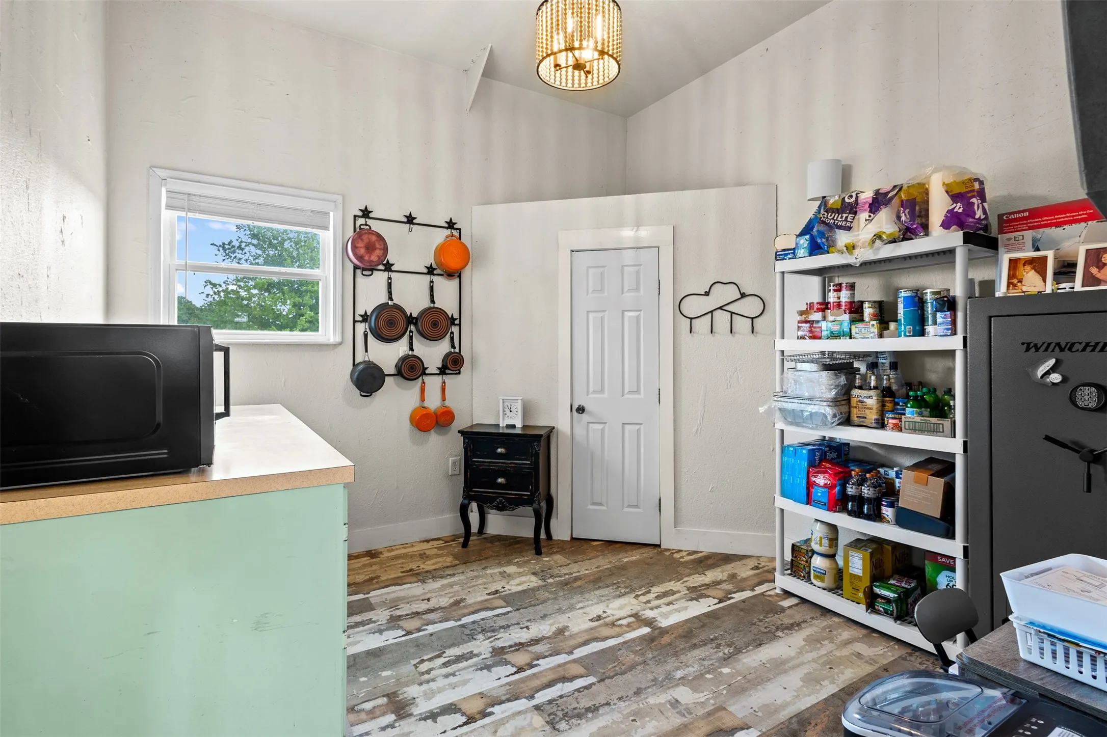 Single Family Residence For Sale in Montague County , 343 Meadow Lark Lane, Bowie, Texas 76230, 3 Bedroom, 2 Bathroom, 6 Garage spaces, 1,400 Sqft, built in 2003, mls#21266152, Real Estate Agent in Bowie, Homes For Sale in Montague county, Homes For Sale in Bowie, Realtor in Bowie Texas, Real Estate Brokerage Independent Realty Texas, Luminita Cordes Realtor