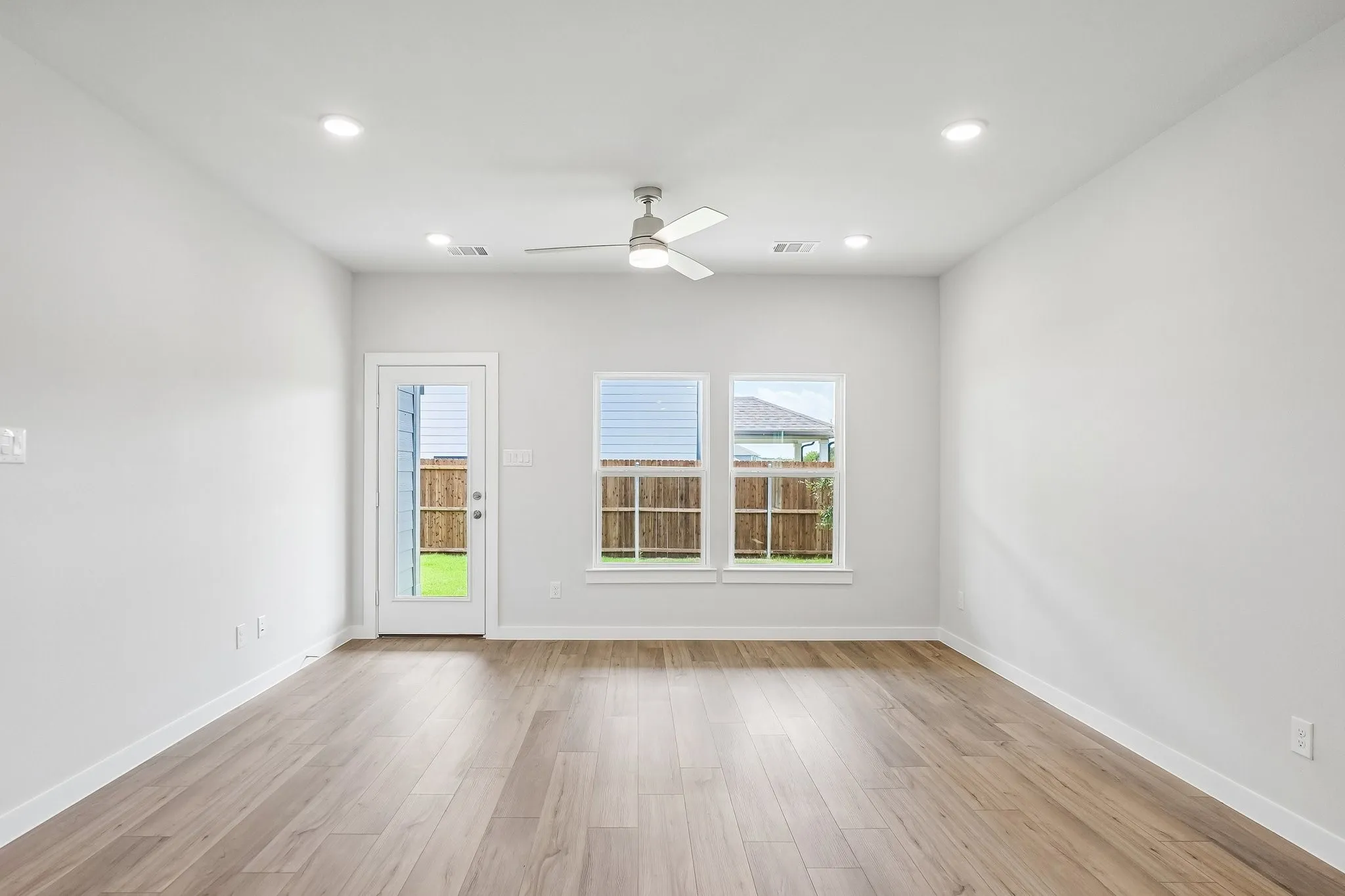 Single Family Residence For Sale in Rockwall County , 609 Teardrop Court, Royse City, Texas 75189, 4 Bedroom, 3 Bathroom, 2 Garage spaces, 2,003 Sqft, built in 2026, mls#21281982, Real Estate Agent in Royse City, Homes For Sale in Rockwall county, Homes For Sale in Royse City, Realtor in Royse City Texas, Real Estate Brokerage Independent Realty Texas, Luminita Cordes Realtor