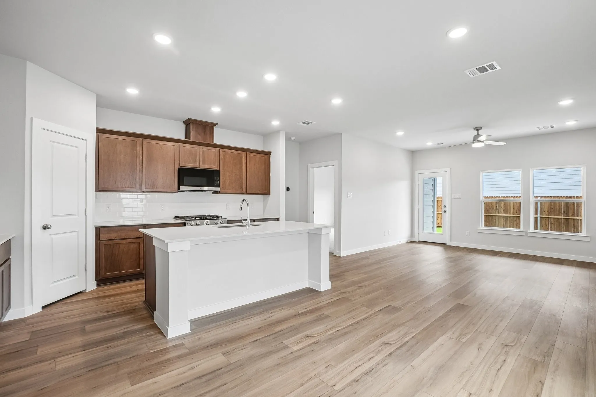 Single Family Residence For Sale in Rockwall County , 609 Teardrop Court, Royse City, Texas 75189, 4 Bedroom, 3 Bathroom, 2 Garage spaces, 2,003 Sqft, built in 2026, mls#21281982, Real Estate Agent in Royse City, Homes For Sale in Rockwall county, Homes For Sale in Royse City, Realtor in Royse City Texas, Real Estate Brokerage Independent Realty Texas, Luminita Cordes Realtor