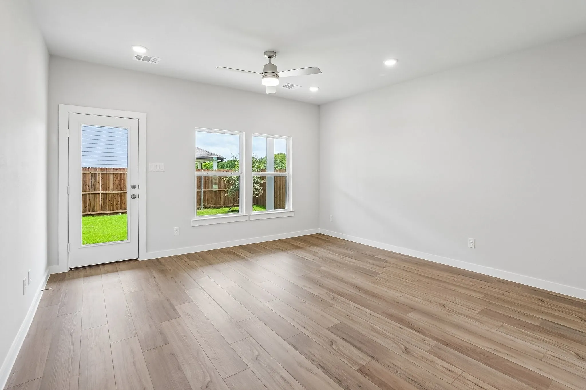 Single Family Residence For Sale in Rockwall County , 609 Teardrop Court, Royse City, Texas 75189, 4 Bedroom, 3 Bathroom, 2 Garage spaces, 2,003 Sqft, built in 2026, mls#21281982, Real Estate Agent in Royse City, Homes For Sale in Rockwall county, Homes For Sale in Royse City, Realtor in Royse City Texas, Real Estate Brokerage Independent Realty Texas, Luminita Cordes Realtor