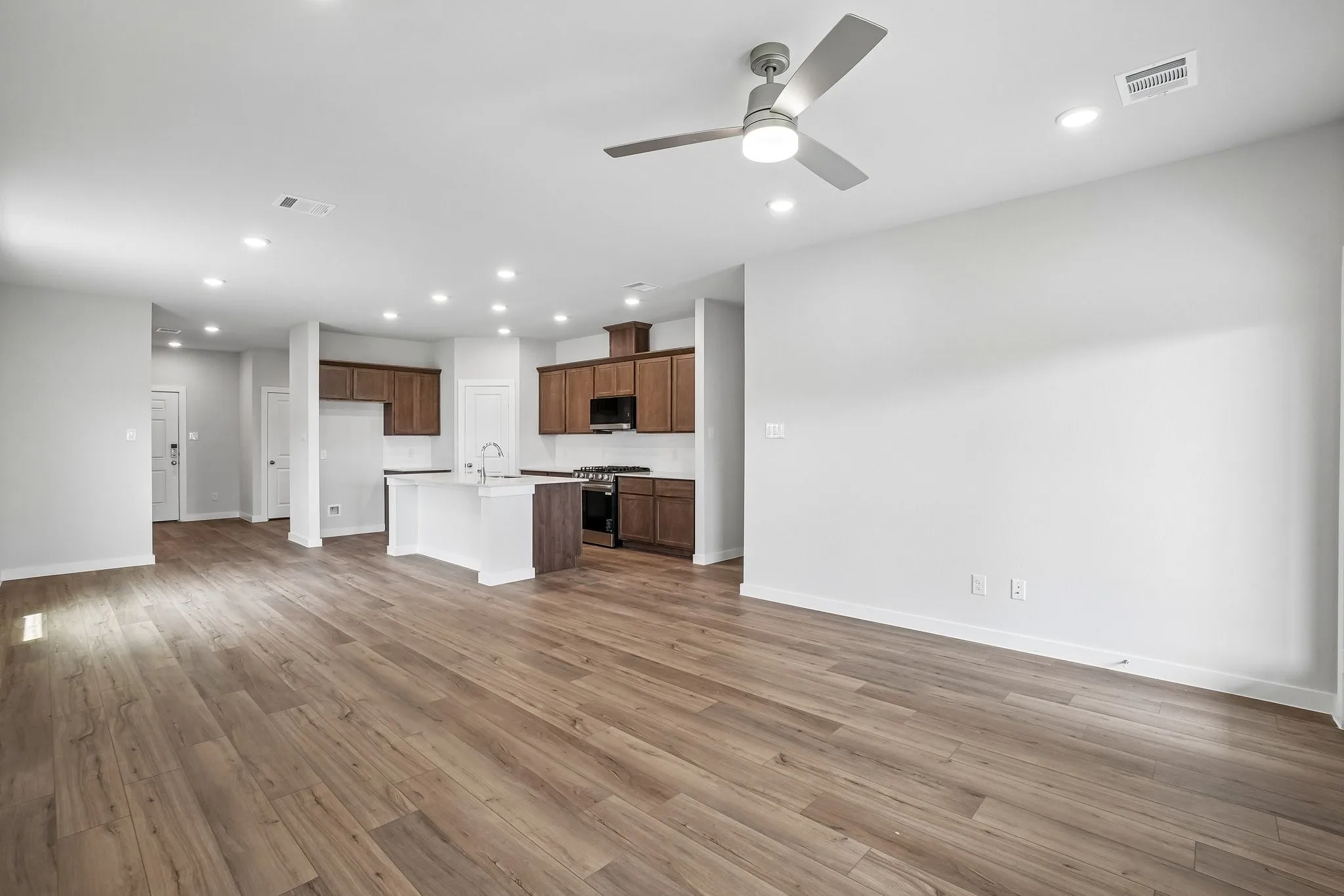 Single Family Residence For Sale in Rockwall County , 609 Teardrop Court, Royse City, Texas 75189, 4 Bedroom, 3 Bathroom, 2 Garage spaces, 2,003 Sqft, built in 2026, mls#21281982, Real Estate Agent in Royse City, Homes For Sale in Rockwall county, Homes For Sale in Royse City, Realtor in Royse City Texas, Real Estate Brokerage Independent Realty Texas, Luminita Cordes Realtor