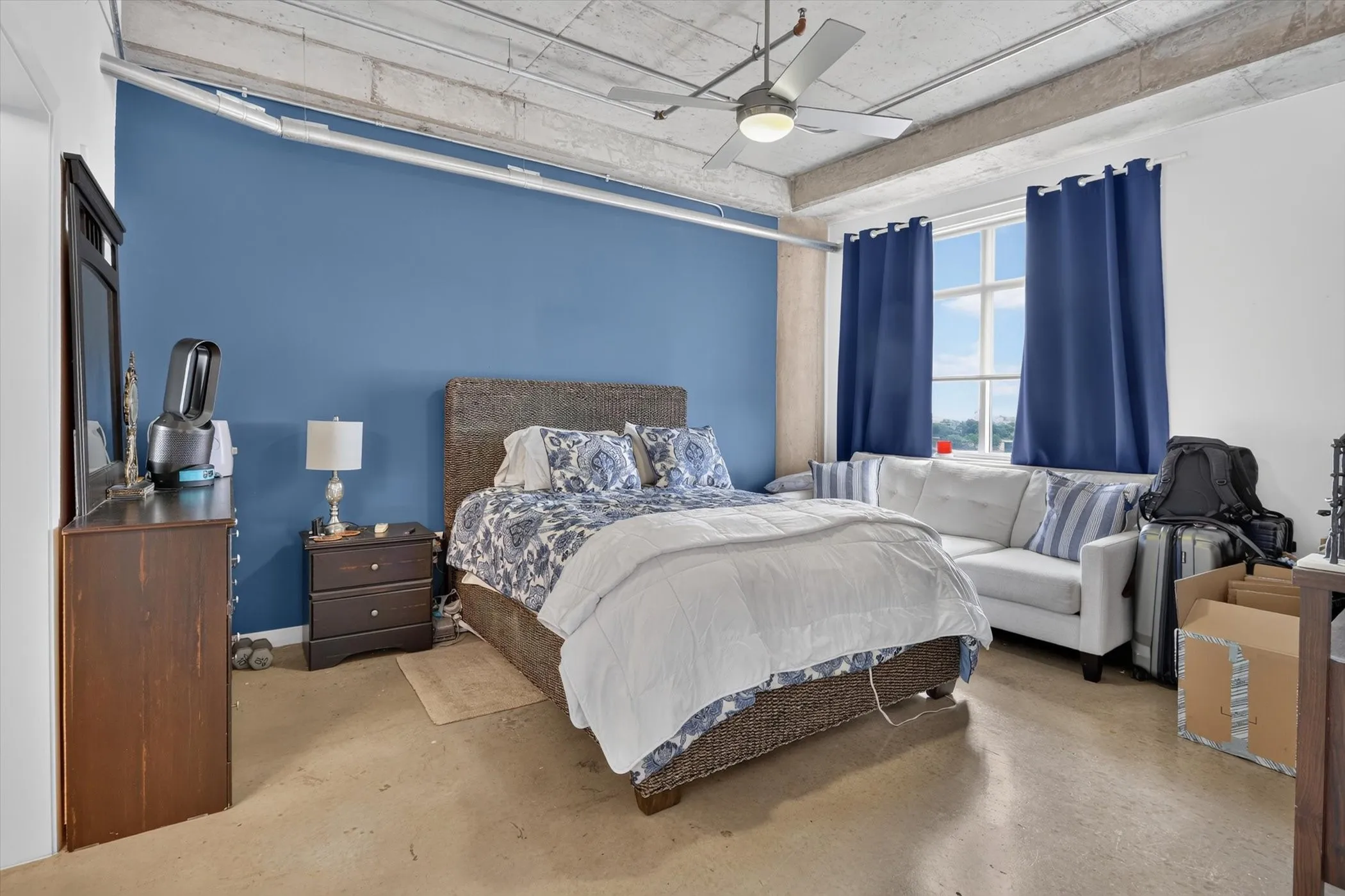 Condominium For Sale in Dallas County , 1001 Belleview Street 703, Dallas, Texas 75215, 2 Bedroom, 2 Bathroom, 2 Garage spaces, 1,127 Sqft, built in 2007, mls#21281991, Real Estate Agent in Dallas, Homes For Sale in Dallas county, Homes For Sale in Dallas, Realtor in Dallas Texas, Real Estate Brokerage Independent Realty Texas, Luminita Cordes Realtor