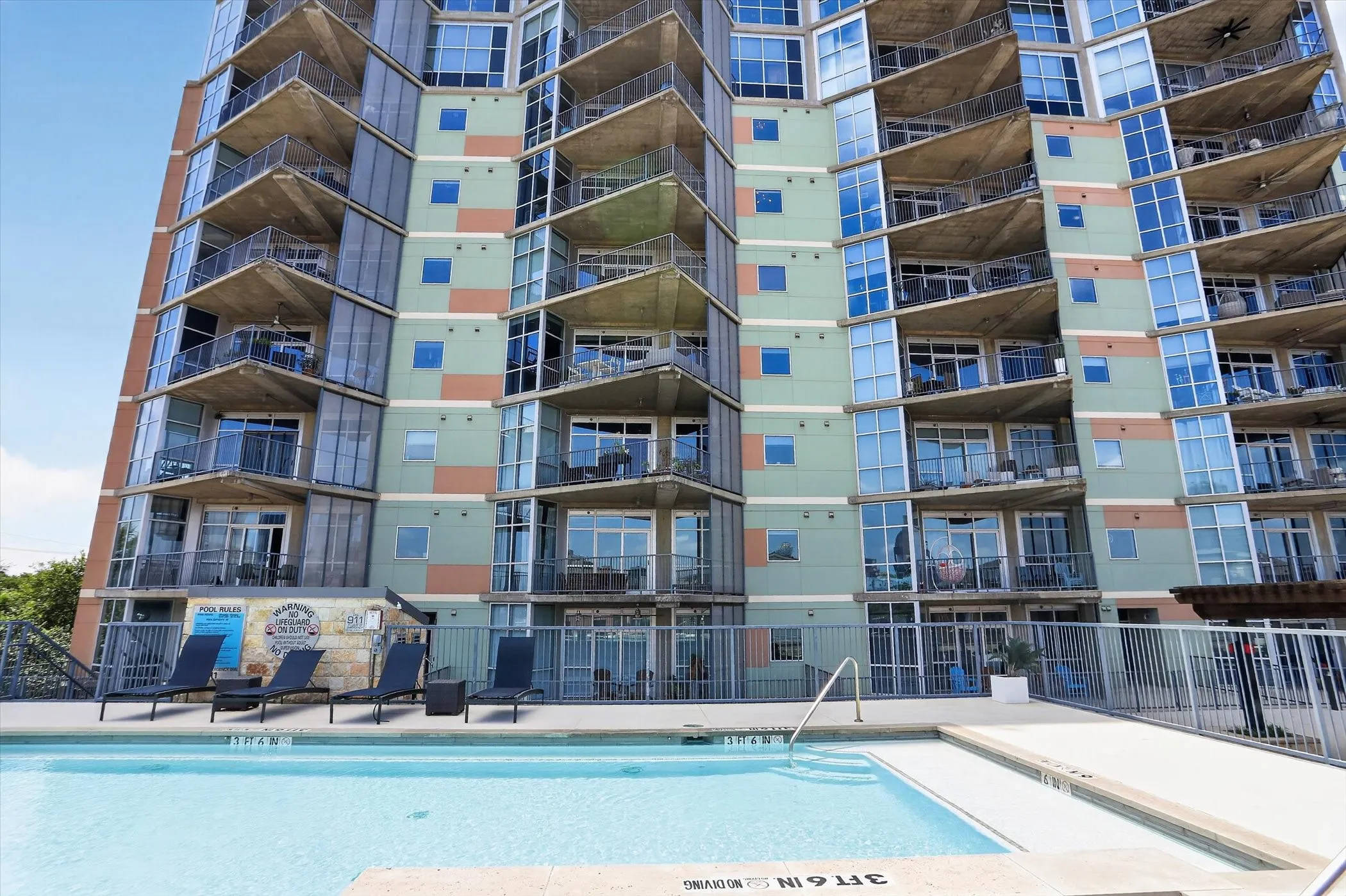 Condominium For Sale in Dallas County , 1001 Belleview Street 703, Dallas, Texas 75215, 2 Bedroom, 2 Bathroom, 2 Garage spaces, 1,127 Sqft, built in 2007, mls#21281991, Real Estate Agent in Dallas, Homes For Sale in Dallas county, Homes For Sale in Dallas, Realtor in Dallas Texas, Real Estate Brokerage Independent Realty Texas, Luminita Cordes Realtor