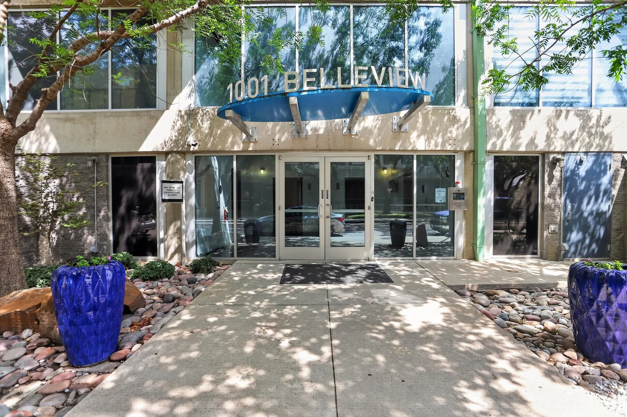 Condominium For Sale in Dallas County , 1001 Belleview Street 703, Dallas, Texas 75215, 2 Bedroom, 2 Bathroom, 2 Garage spaces, 1,127 Sqft, built in 2007, mls#21281991, Real Estate Agent in Dallas, Homes For Sale in Dallas county, Homes For Sale in Dallas, Realtor in Dallas Texas, Real Estate Brokerage Independent Realty Texas, Luminita Cordes Realtor
