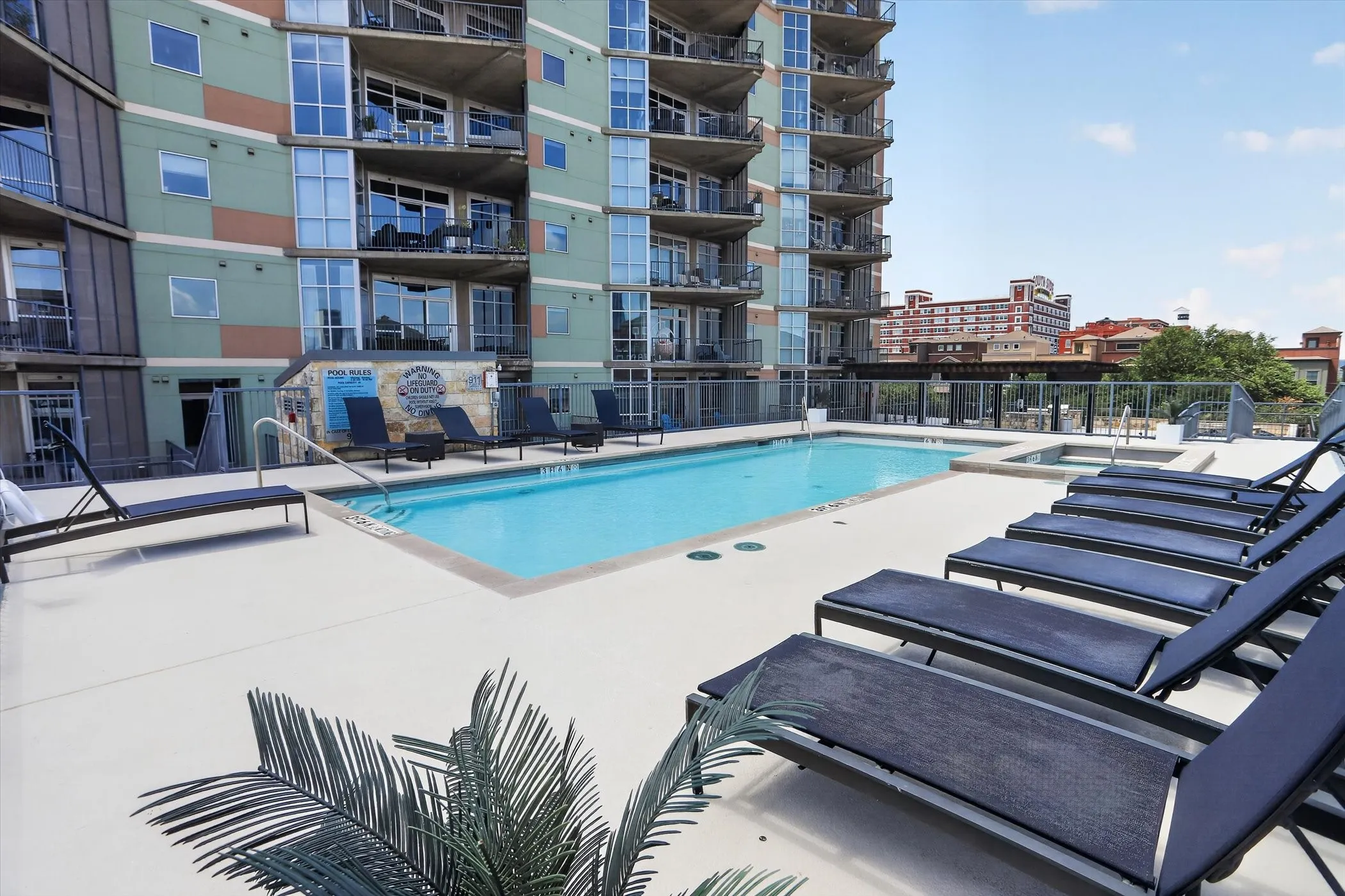 Condominium For Sale in Dallas County , 1001 Belleview Street 703, Dallas, Texas 75215, 2 Bedroom, 2 Bathroom, 2 Garage spaces, 1,127 Sqft, built in 2007, mls#21281991, Real Estate Agent in Dallas, Homes For Sale in Dallas county, Homes For Sale in Dallas, Realtor in Dallas Texas, Real Estate Brokerage Independent Realty Texas, Luminita Cordes Realtor