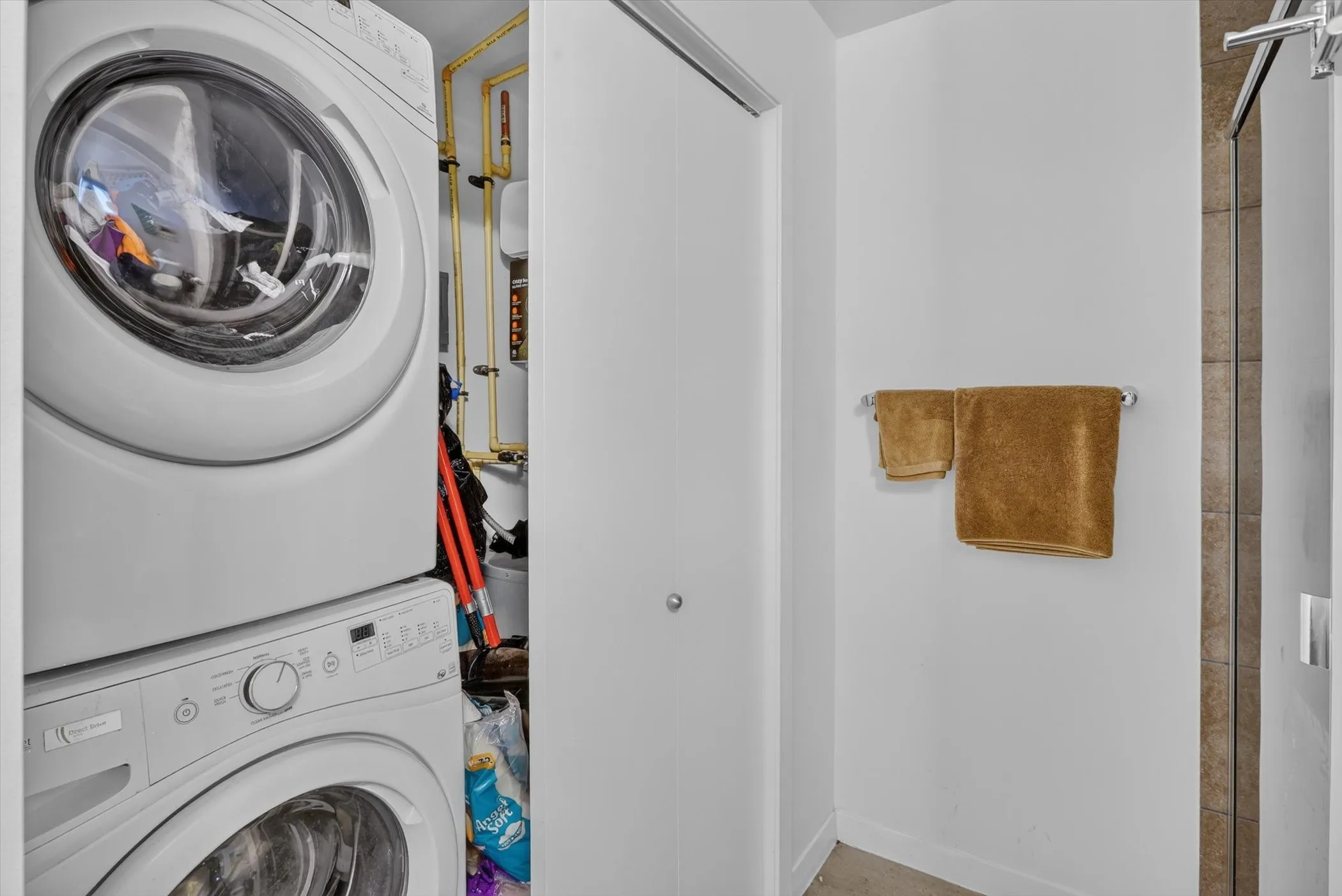 Condominium For Sale in Dallas County , 1001 Belleview Street 703, Dallas, Texas 75215, 2 Bedroom, 2 Bathroom, 2 Garage spaces, 1,127 Sqft, built in 2007, mls#21281991, Real Estate Agent in Dallas, Homes For Sale in Dallas county, Homes For Sale in Dallas, Realtor in Dallas Texas, Real Estate Brokerage Independent Realty Texas, Luminita Cordes Realtor