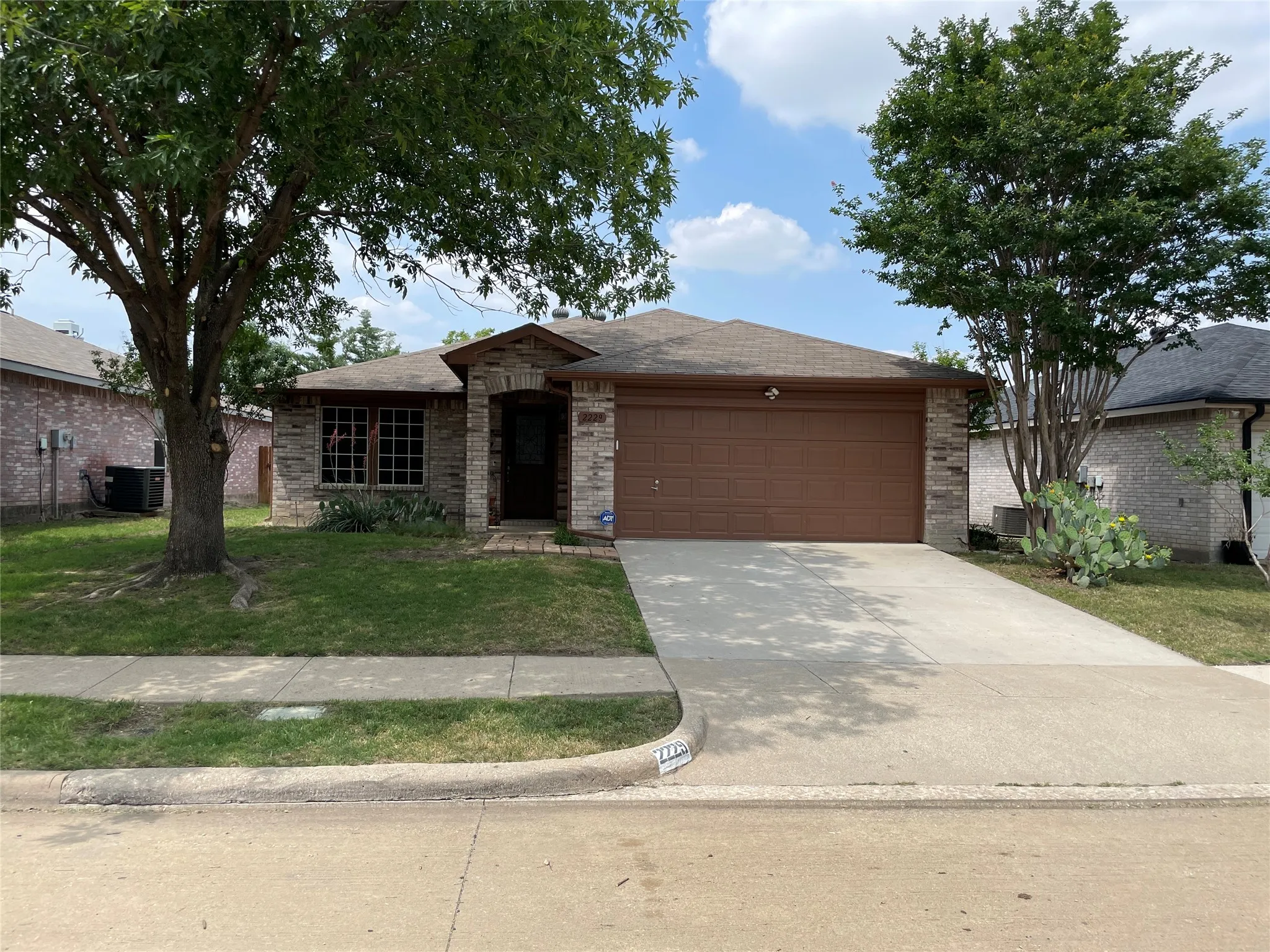 Single Family Residence For Rent in Denton County , 2229 Birch Drive, Little Elm, Texas 75068, 3 Bedroom, 2 Bathroom, 2 Garage spaces, 1,892 Sqft, built in 1999, mls#21281414, Real Estate Agent in Little Elm, Homes For Rent in Denton county, Homes For Rent in Little Elm, Realtor in Little Elm Texas, Real Estate Brokerage Independent Realty Texas, Luminita Cordes Realtor