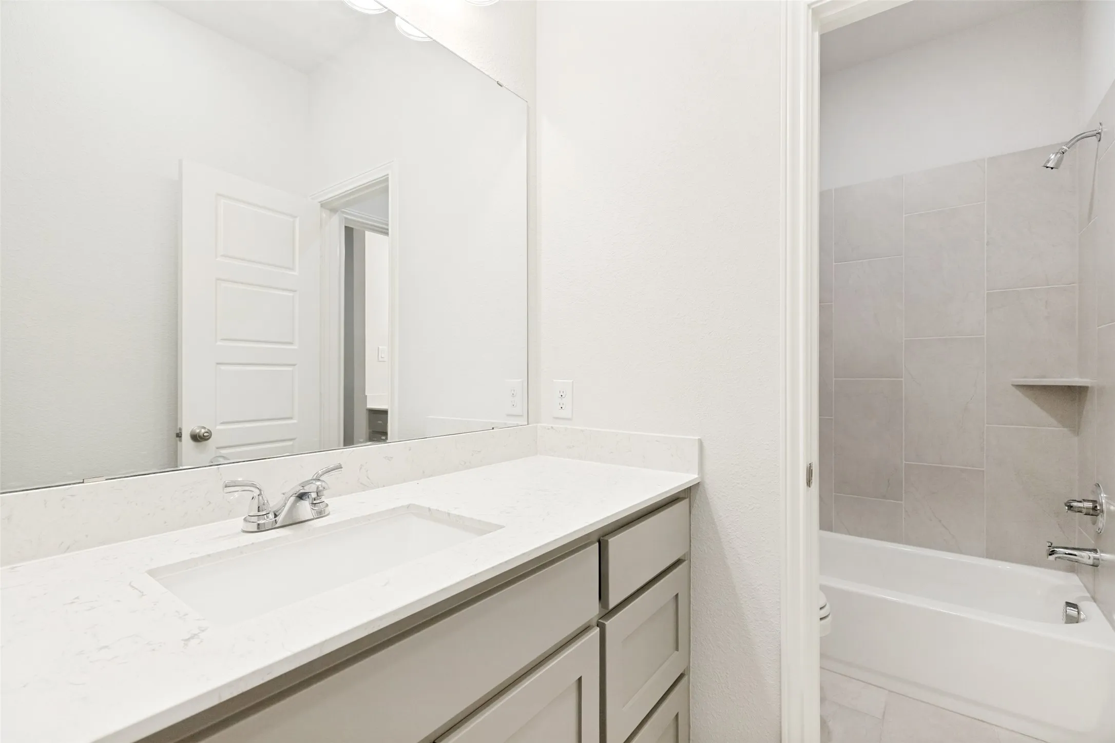 Single Family Residence For Sale in Collin County , 2491 Meadowbrook Boulevard, Prosper, Texas 75078, 4 Bedroom, 4 Bathroom, 3 Garage spaces, 3,499 Sqft, built in 2020, mls#21282002, Real Estate Agent in Prosper, Homes For Sale in Collin county, Homes For Sale in Prosper, Realtor in Prosper Texas, Real Estate Brokerage Independent Realty Texas, Luminita Cordes Realtor
