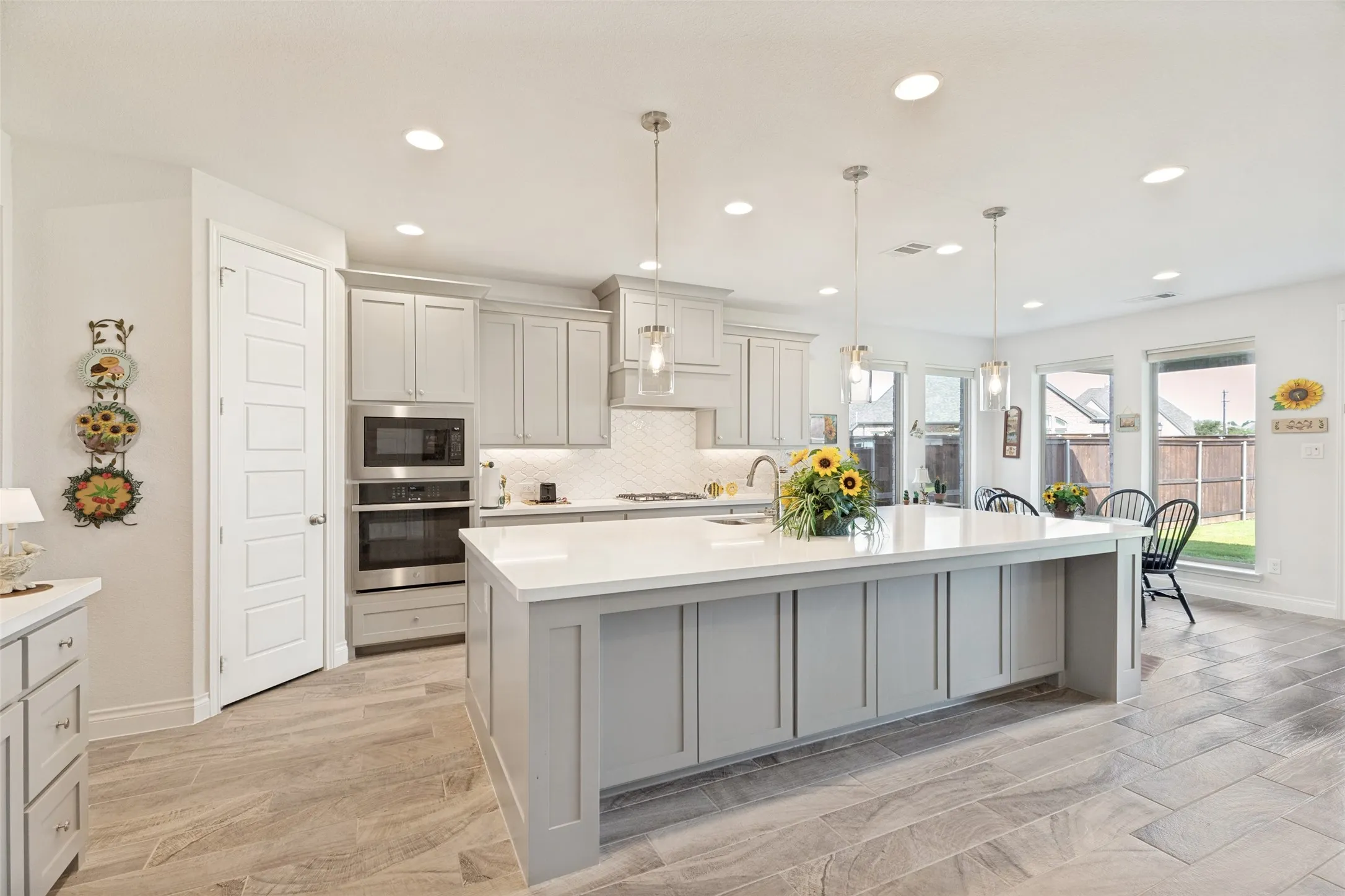 Single Family Residence For Sale in Collin County , 2491 Meadowbrook Boulevard, Prosper, Texas 75078, 4 Bedroom, 4 Bathroom, 3 Garage spaces, 3,499 Sqft, built in 2020, mls#21282002, Real Estate Agent in Prosper, Homes For Sale in Collin county, Homes For Sale in Prosper, Realtor in Prosper Texas, Real Estate Brokerage Independent Realty Texas, Luminita Cordes Realtor