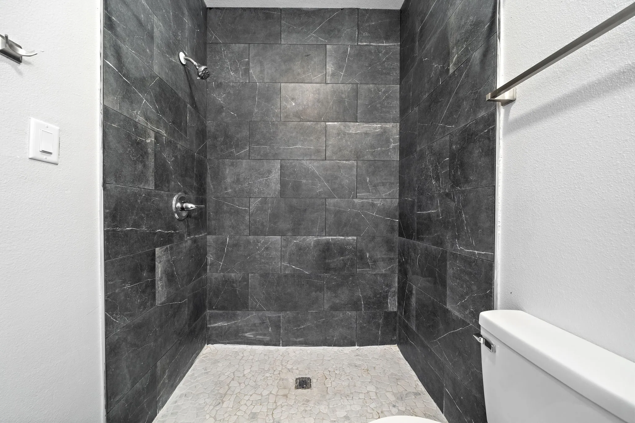 Apartment For Rent in Galveston County , 808 Sealy Street B, Galveston, Texas 77550, 1 Bedroom, 1 Bathroom, Garage spaces, 500 Sqft, built in 2023, Price $1,299, mls#21281561, Real Estate Agent in Galveston, Homes For Rent in Galveston county, Homes For Rent in Galveston, Realtor in Galveston Texas, Real Estate Brokerage Independent Realty Texas, Luminita Cordes Realtor