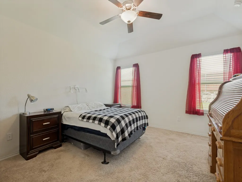 Single Family Residence For Sale in Kaufman County , 2936 Montrose Trail, Forney, Texas 75126, 4 Bedroom, 3 Bathroom, 2 Garage spaces, 2,275 Sqft, built in 2019, mls#21273609, Real Estate Agent in Forney, Homes For Sale in Kaufman county, Homes For Sale in Forney, Realtor in Forney Texas, Real Estate Brokerage Independent Realty Texas, Luminita Cordes Realtor