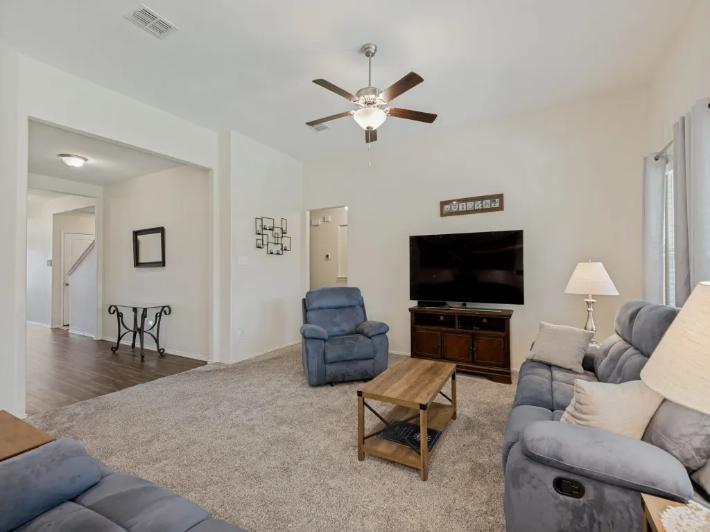 Single Family Residence For Sale in Kaufman County , 2936 Montrose Trail, Forney, Texas 75126, 4 Bedroom, 3 Bathroom, 2 Garage spaces, 2,275 Sqft, built in 2019, mls#21273609, Real Estate Agent in Forney, Homes For Sale in Kaufman county, Homes For Sale in Forney, Realtor in Forney Texas, Real Estate Brokerage Independent Realty Texas, Luminita Cordes Realtor