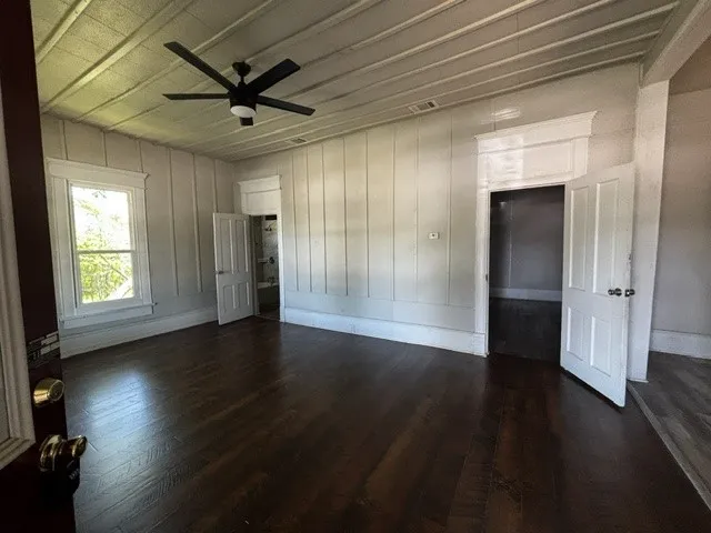 Single Family Residence For Sale in Palo Pinto County , 515 15th Street SW, Mineral Wells, Texas 76067, 3 Bedroom, 2 Bathroom, Garage spaces, 1,228 Sqft, built in 1918, mls#21282014, Real Estate Agent in Mineral Wells, Homes For Sale in Palo Pinto county, Homes For Sale in Mineral Wells, Realtor in Mineral Wells Texas, Real Estate Brokerage Independent Realty Texas, Luminita Cordes Realtor