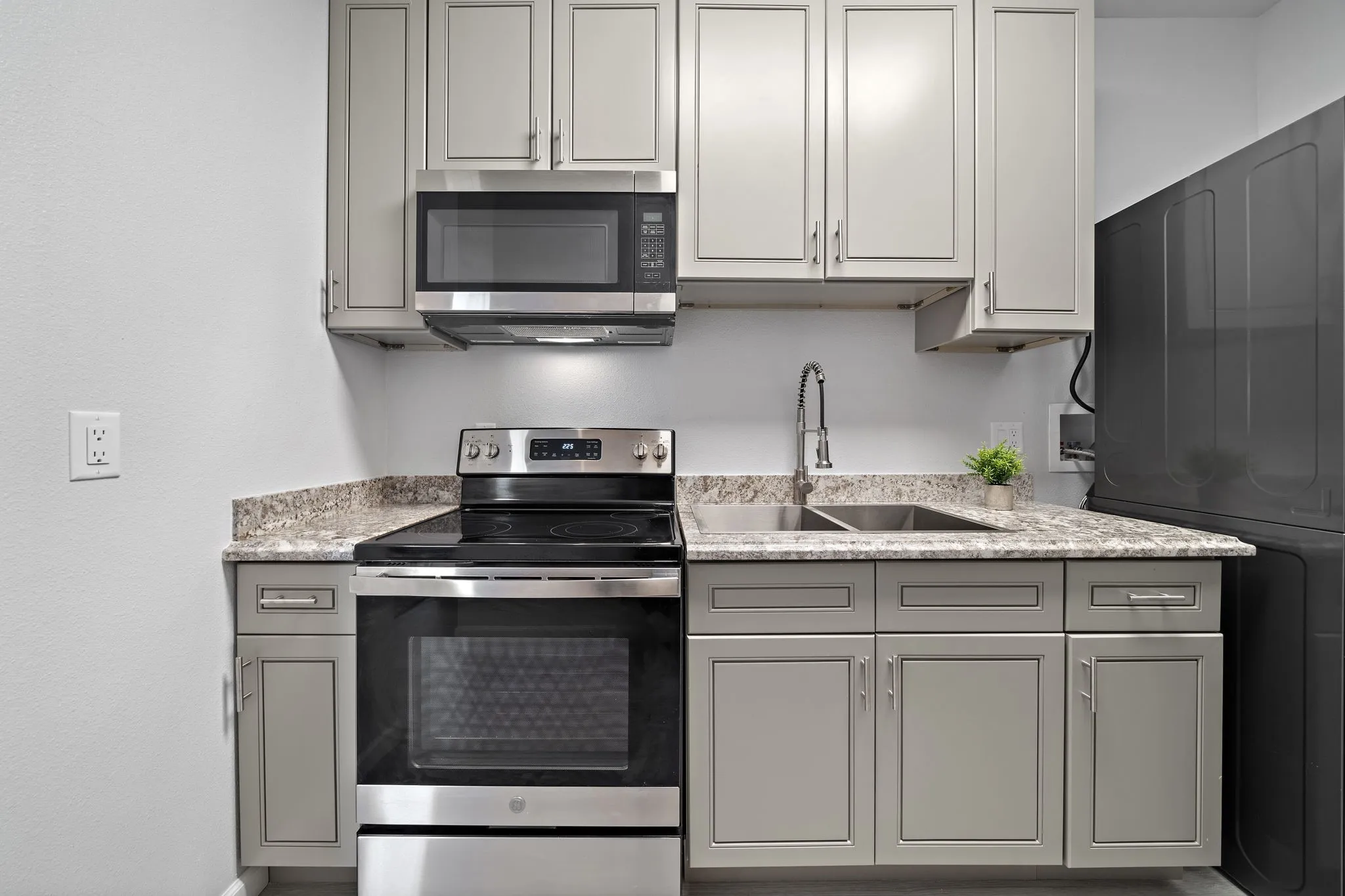 Apartment For Rent in Galveston County , 808 Sealy Street E, Galveston, Texas 77550, 1 Bedroom, 1 Bathroom, Garage spaces, 500 Sqft, built in 2023, Price $1,299, mls#21282020, Real Estate Agent in Galveston, Homes For Rent in Galveston county, Homes For Rent in Galveston, Realtor in Galveston Texas, Real Estate Brokerage Independent Realty Texas, Luminita Cordes Realtor