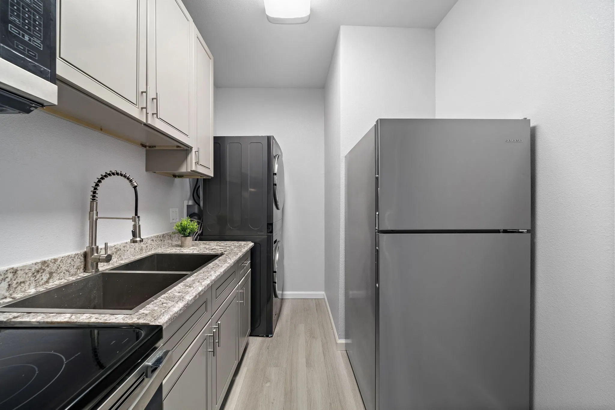 Apartment For Rent in Galveston County , 808 Sealy Street E, Galveston, Texas 77550, 1 Bedroom, 1 Bathroom, Garage spaces, 500 Sqft, built in 2023, Price $1,299, mls#21282020, Real Estate Agent in Galveston, Homes For Rent in Galveston county, Homes For Rent in Galveston, Realtor in Galveston Texas, Real Estate Brokerage Independent Realty Texas, Luminita Cordes Realtor