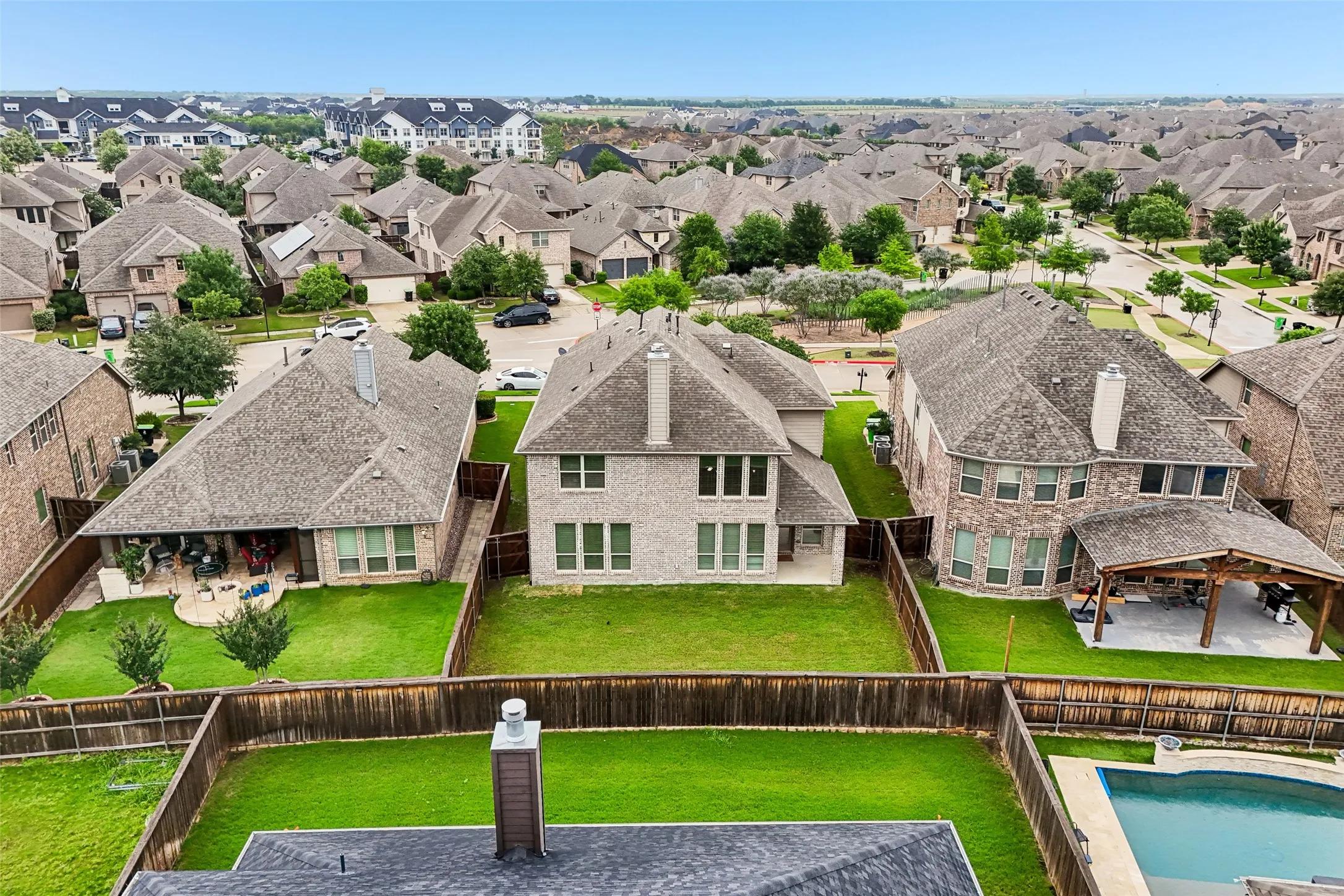 Single Family Residence For Sale in Denton County , 15604 Governors Island Way, Prosper, Texas 75078, 4 Bedroom, 4 Bathroom, 2 Garage spaces, 3,505 Sqft, built in 2016, mls#21280813, Real Estate Agent in Prosper, Homes For Sale in Denton county, Homes For Sale in Prosper, Realtor in Prosper Texas, Real Estate Brokerage Independent Realty Texas, Luminita Cordes Realtor
