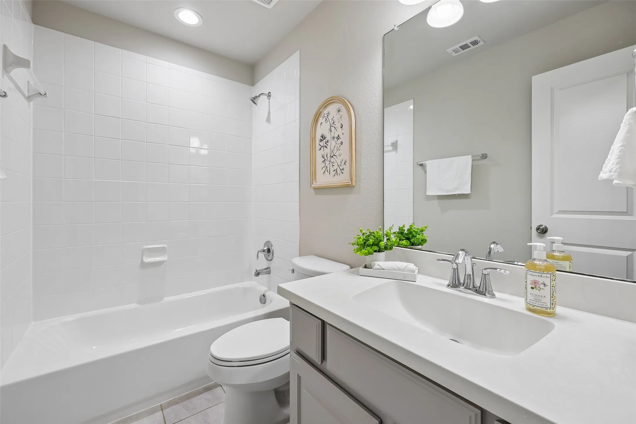 Single Family Residence For Sale in Denton County , 15604 Governors Island Way, Prosper, Texas 75078, 4 Bedroom, 4 Bathroom, 2 Garage spaces, 3,505 Sqft, built in 2016, mls#21280813, Real Estate Agent in Prosper, Homes For Sale in Denton county, Homes For Sale in Prosper, Realtor in Prosper Texas, Real Estate Brokerage Independent Realty Texas, Luminita Cordes Realtor